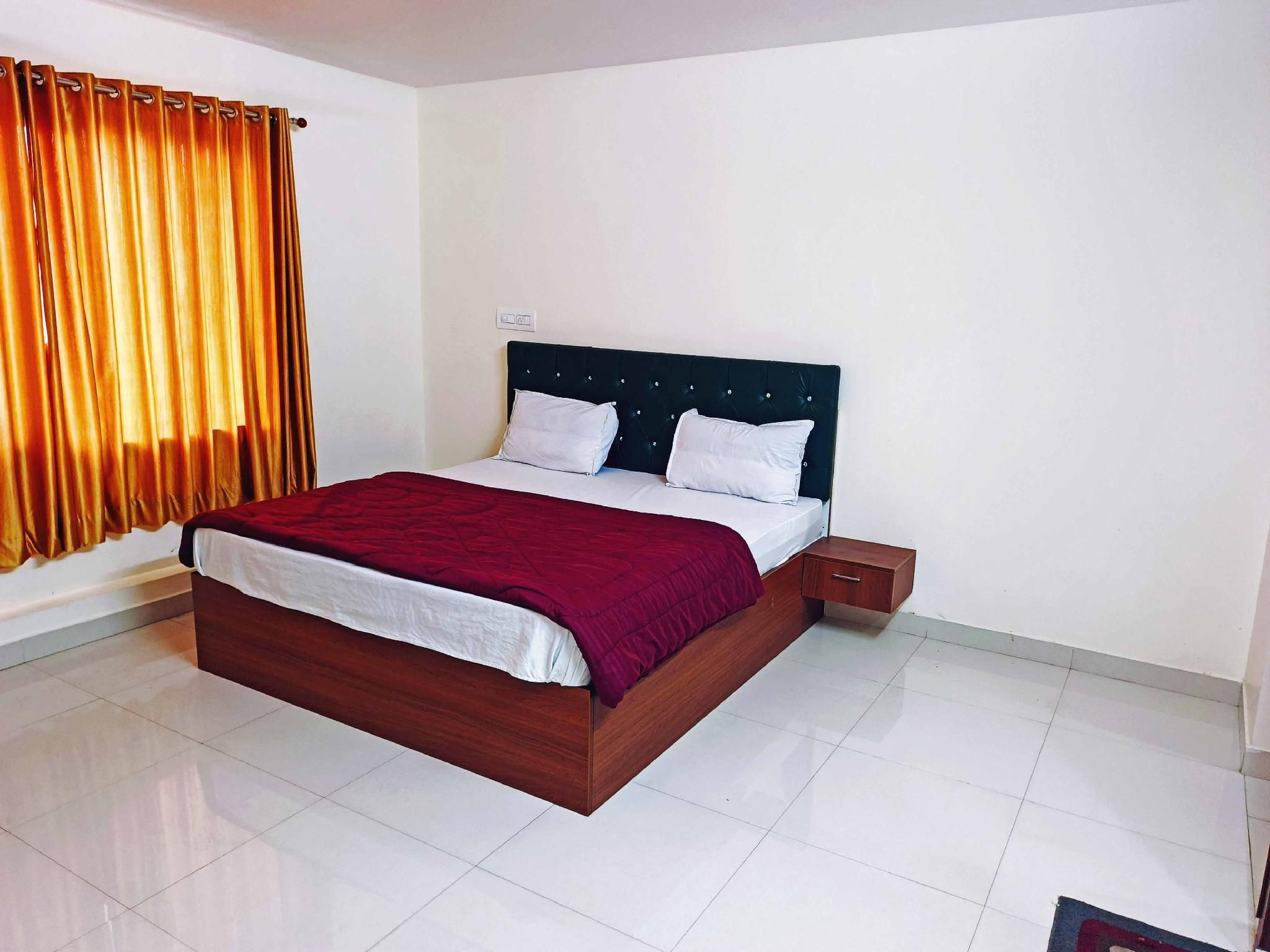 Legacy Rooms Deluxe Double Room with Air Conditioning 2