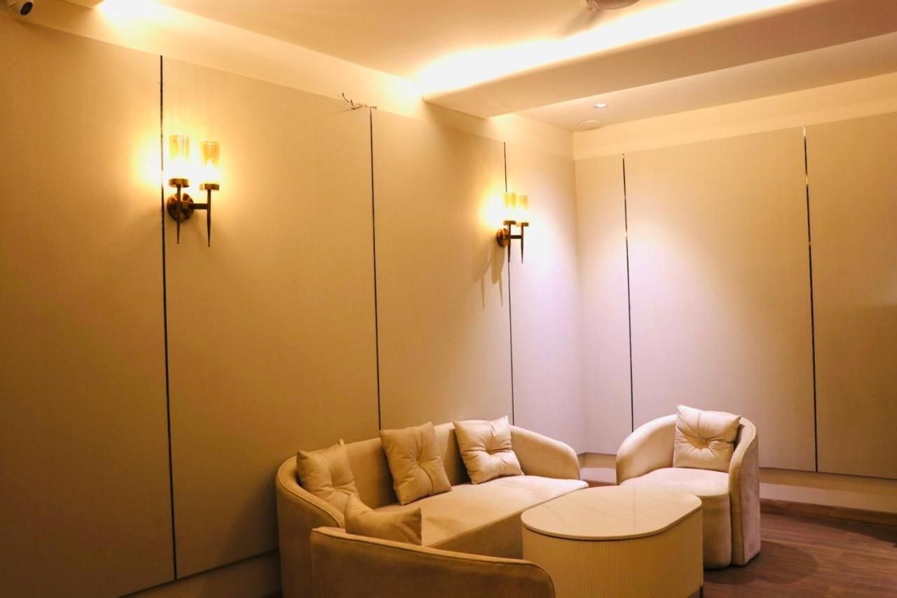 Lalit hotel