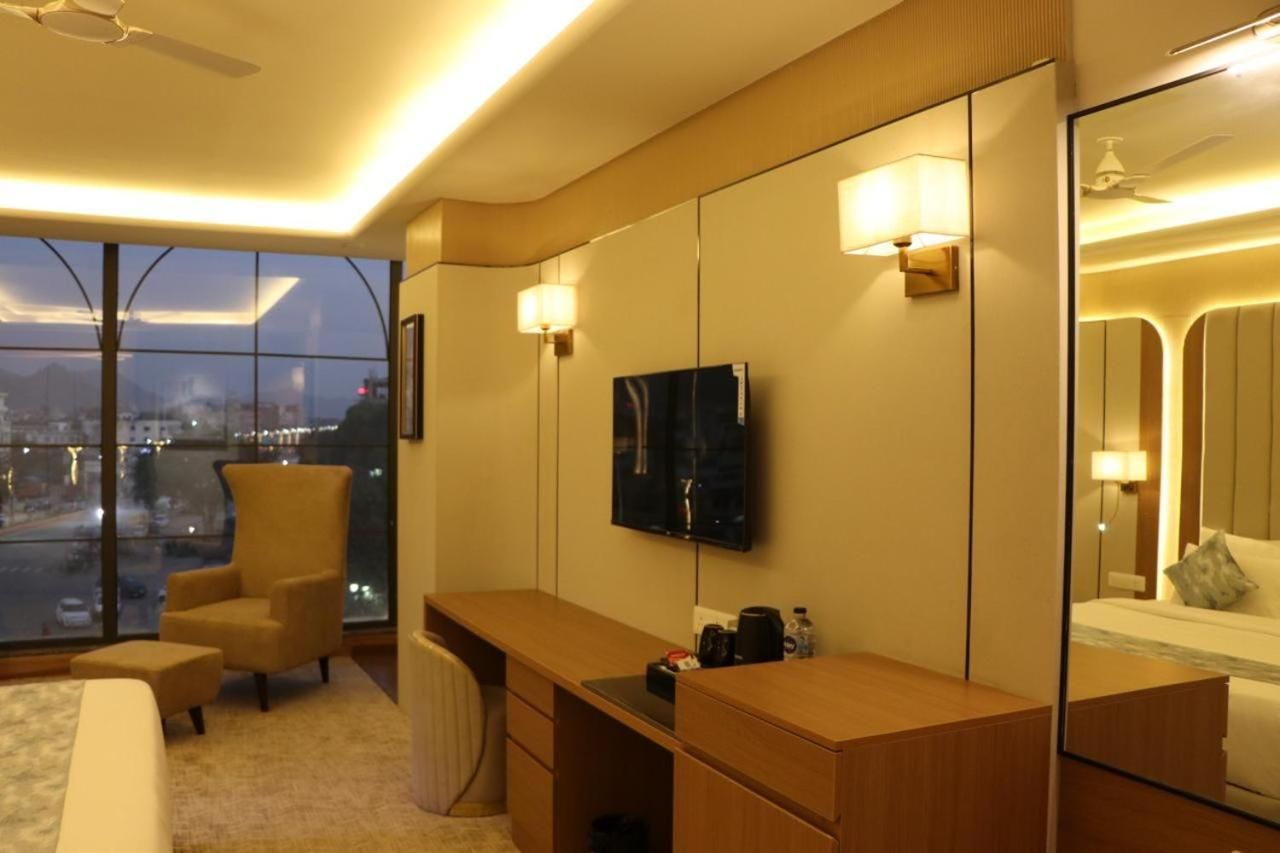 Lalit hotel