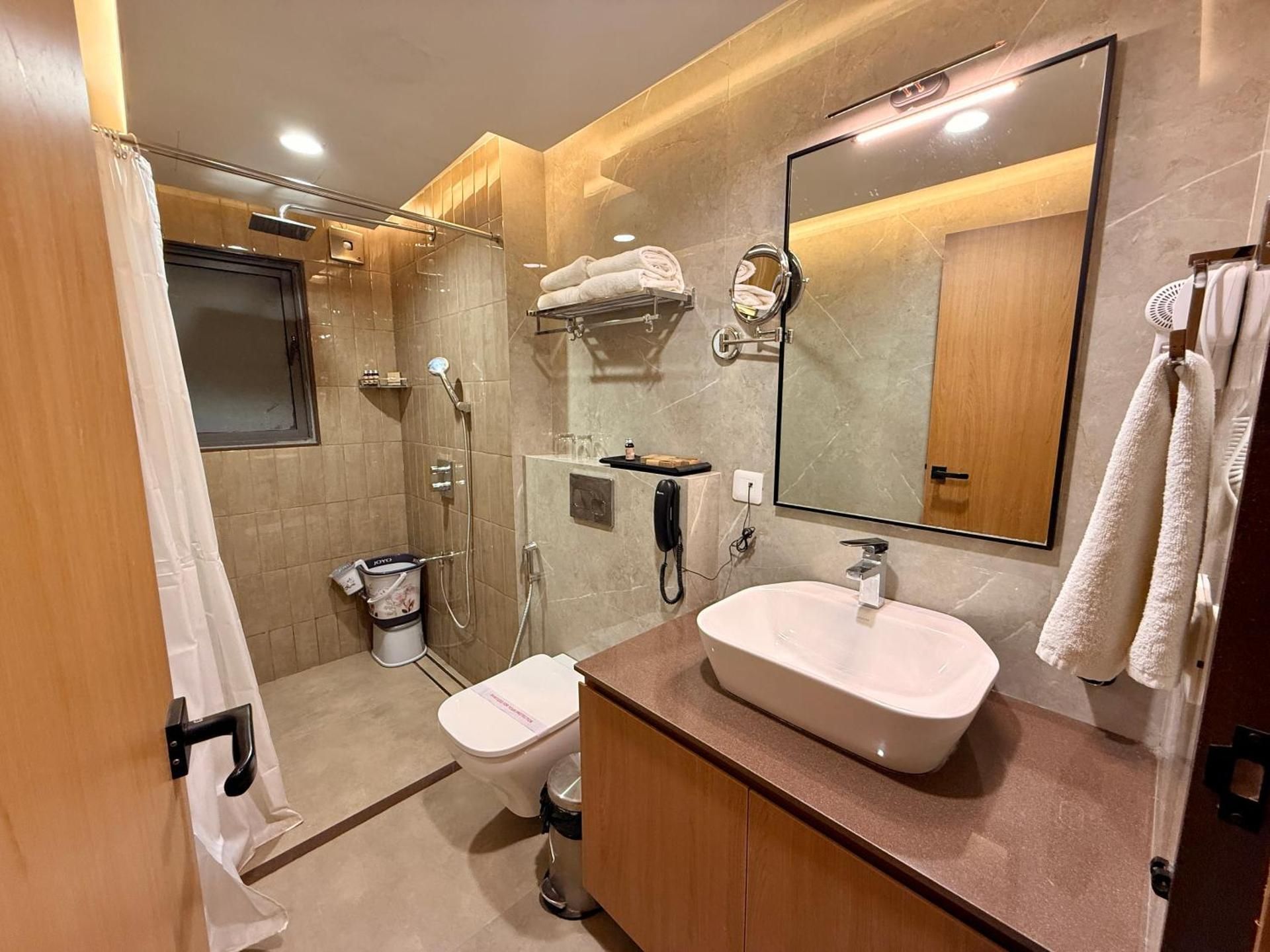 Lalit hotel