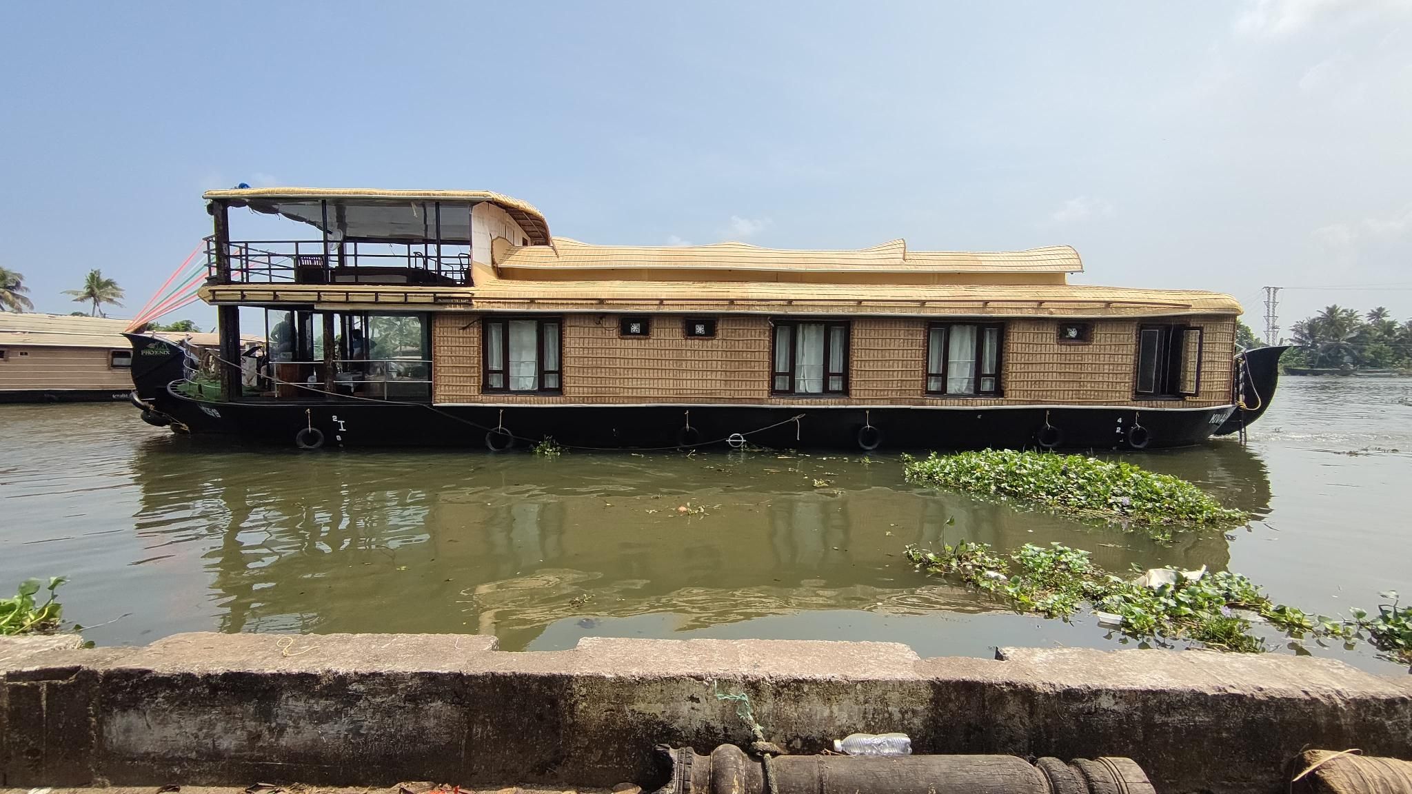 Phoniex houseboat