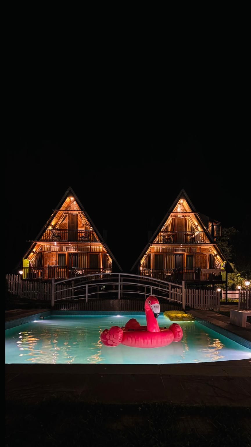 Swimming pool [outdoor]