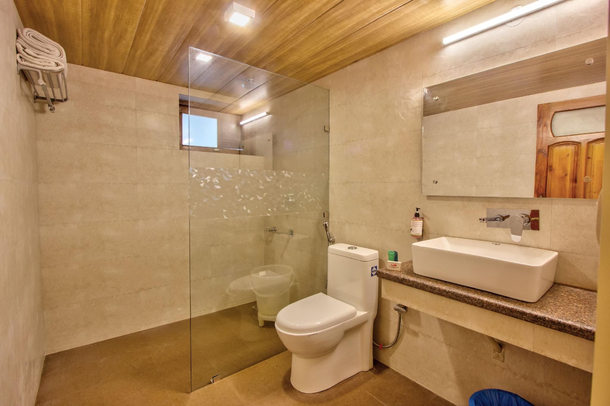 Woodstock Inn near Mall Road Economy Double Room 3