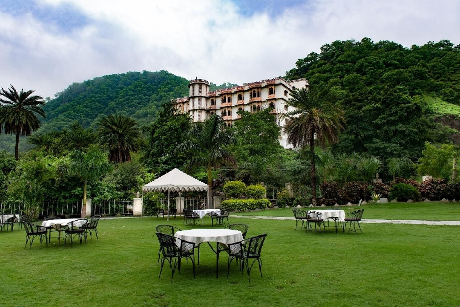 Aaram Baagh Villa Resort