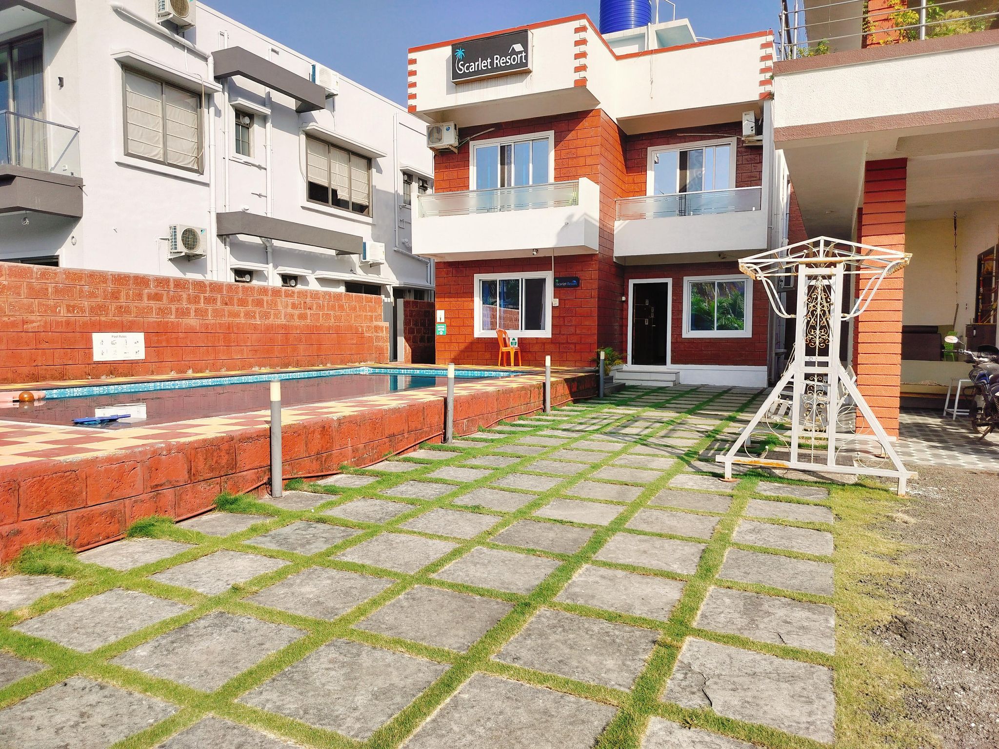 Scarlet Resort