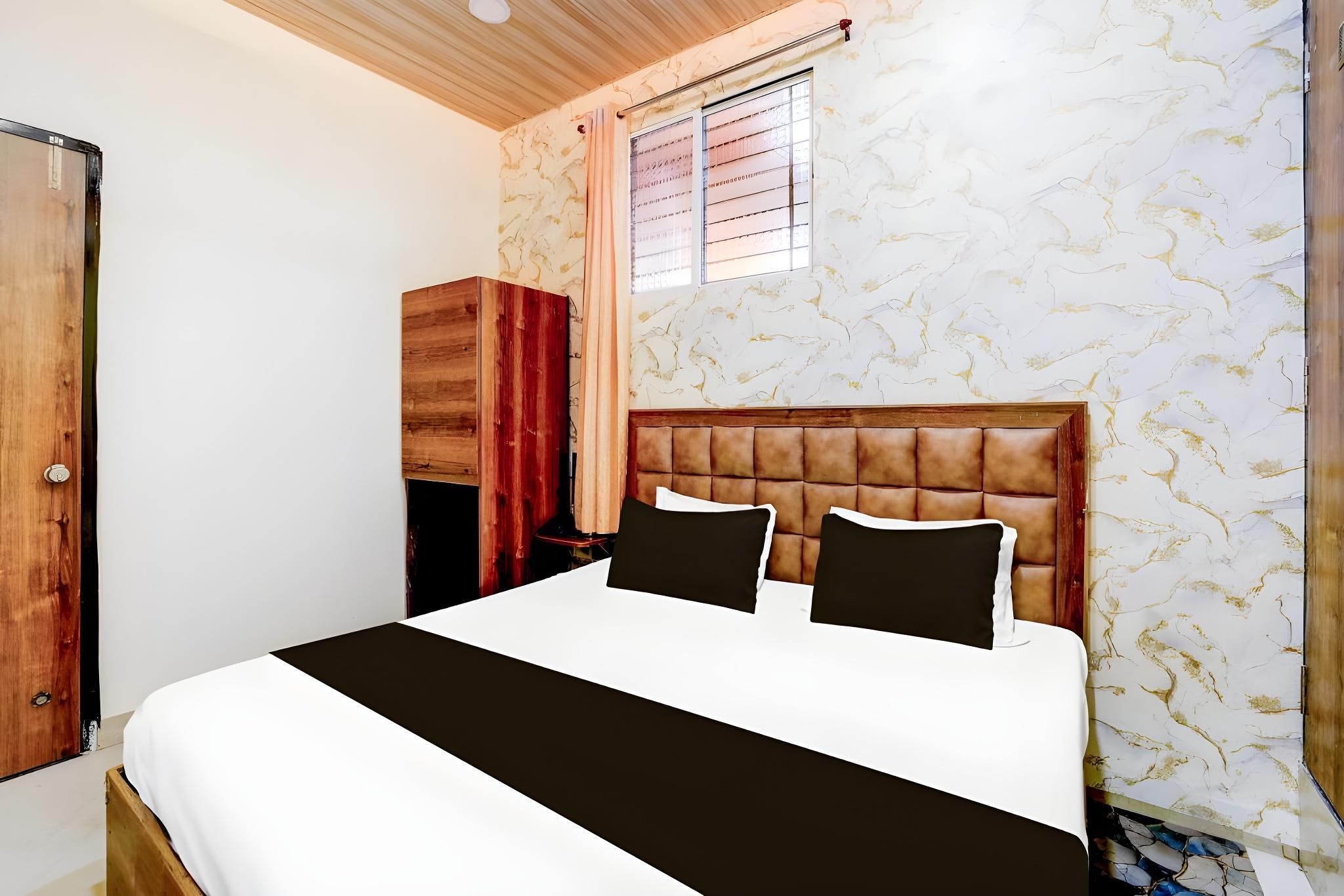 Deluxe Double or Twin