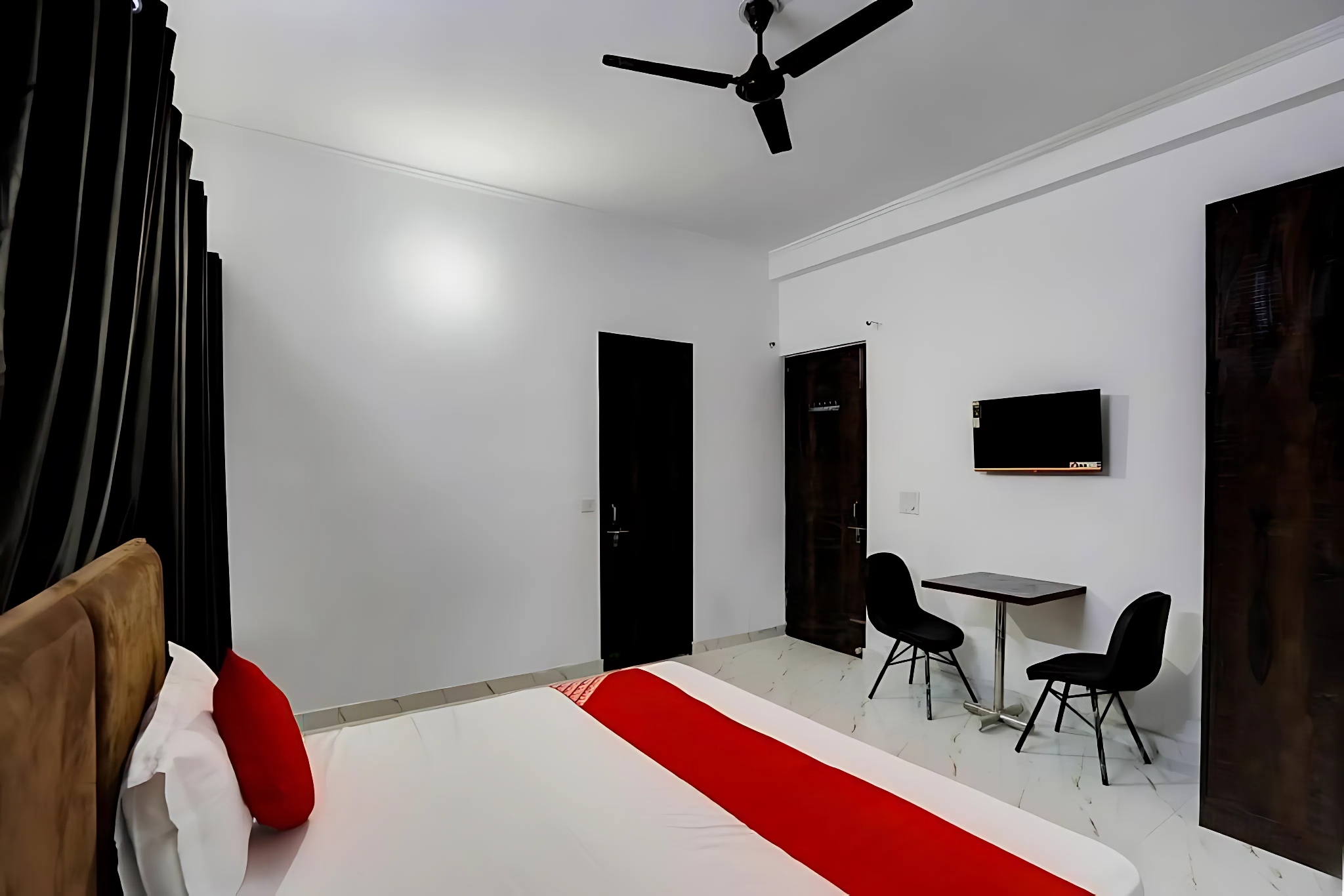 Belle Vista Regency Premium Double Room 3