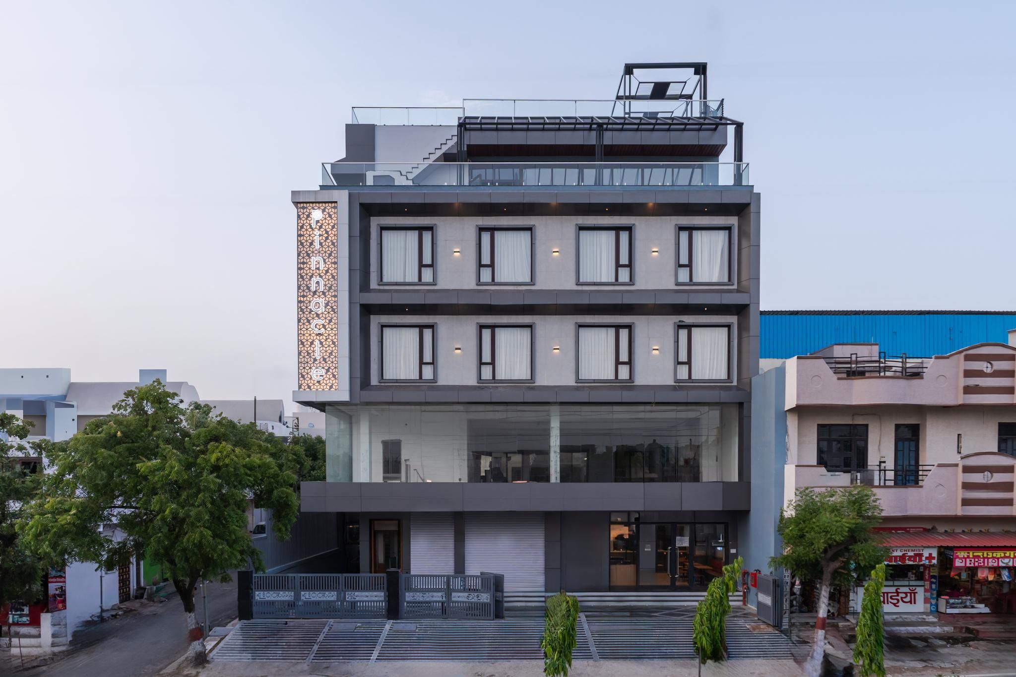 PINNACLE Udaipur - Boutique Rooftop Pool Hotel, Near the Lakes