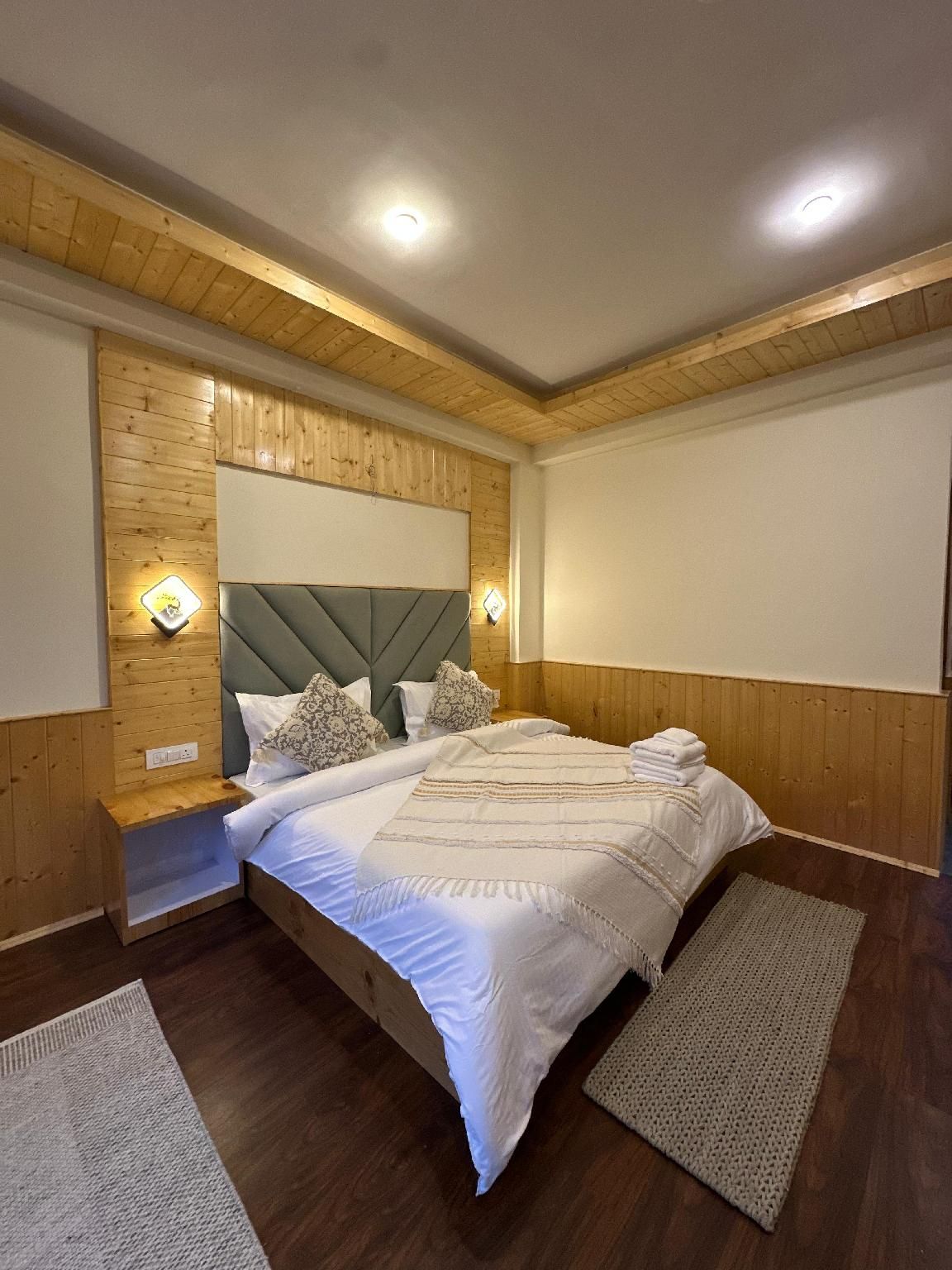 Doghari Stays - Casa de Paradiso  Deluxe Mountain View 2