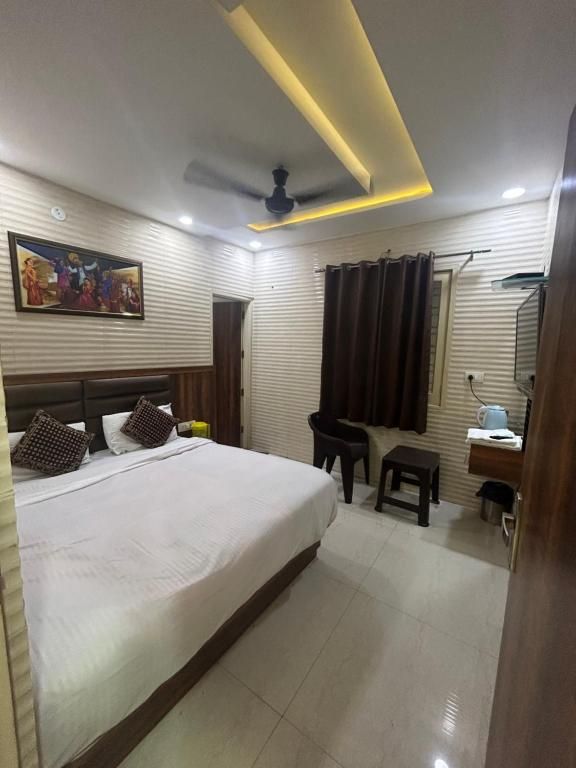 Jasneet Homestay Deluxe AC Room 7