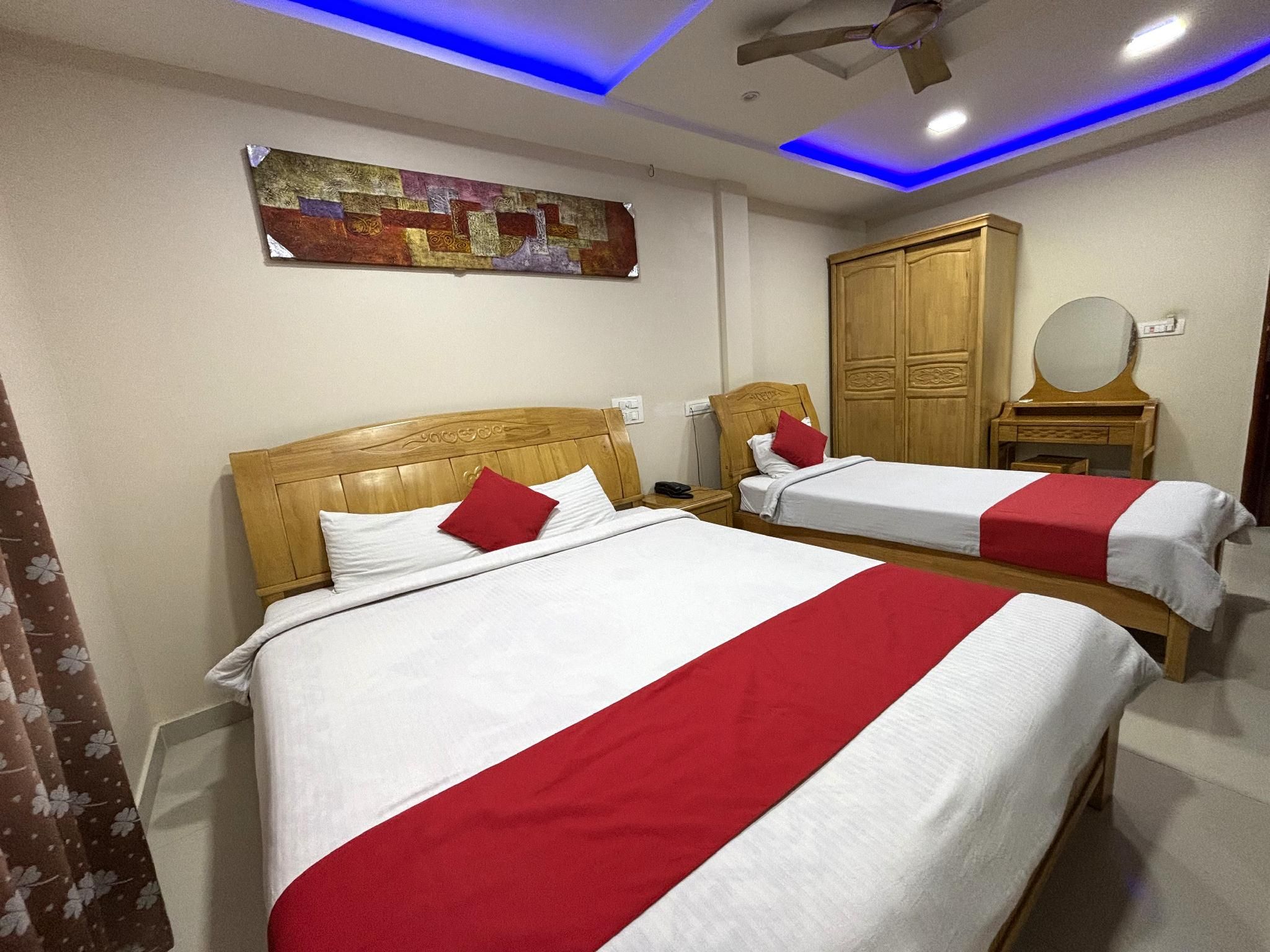 DV Residency Bhadravathi Deluxe Triple Room 2