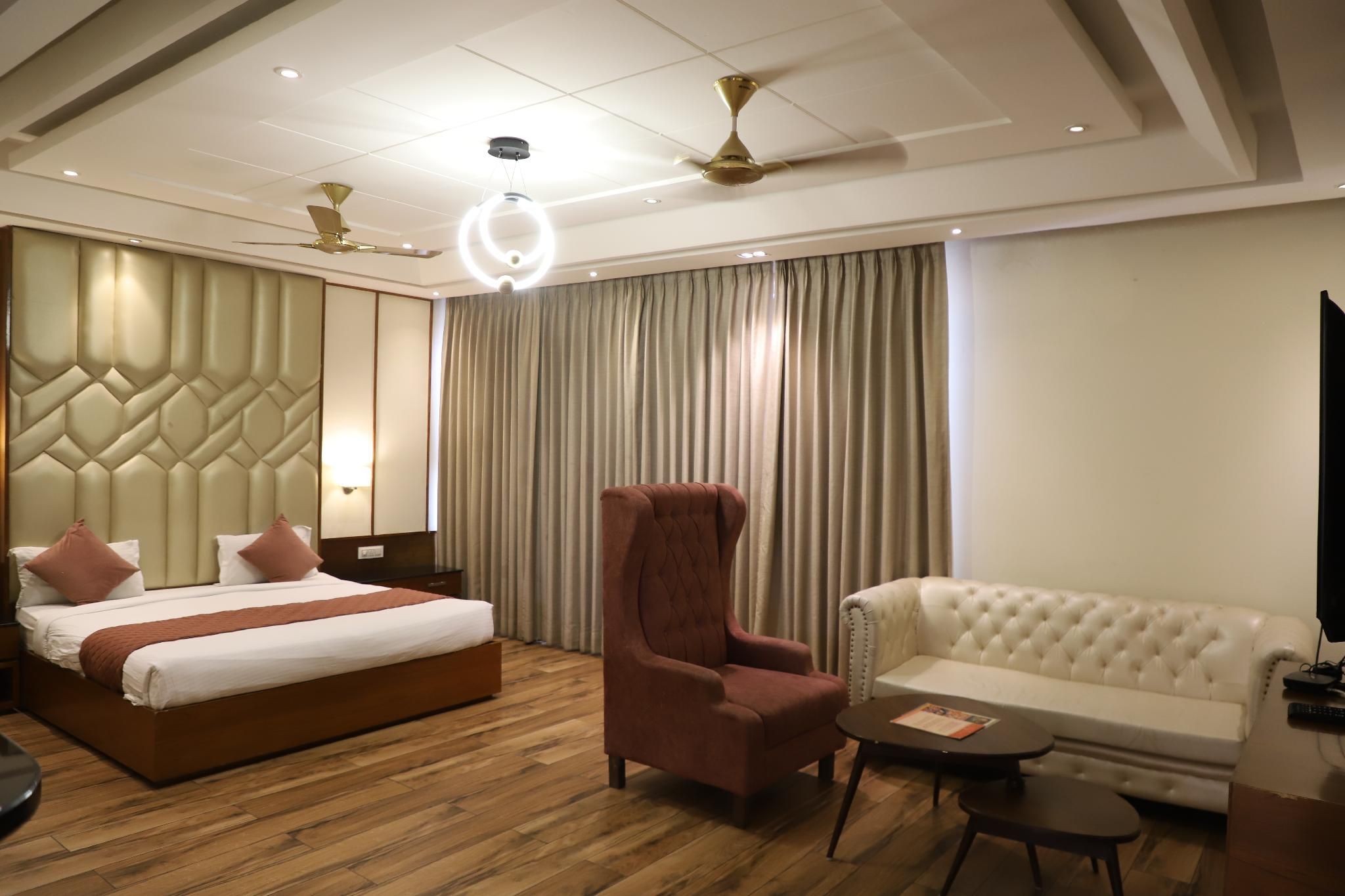 Hotel West End View A Unit of Hotel SC Residency Suite Room 2