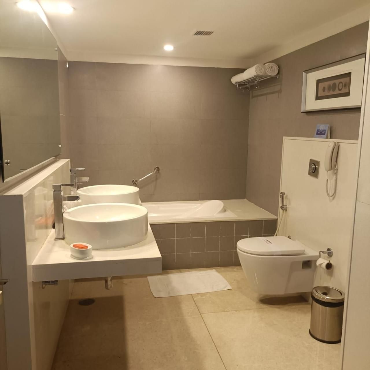 ROYAL PARK KAKINADA Queen Suite 3