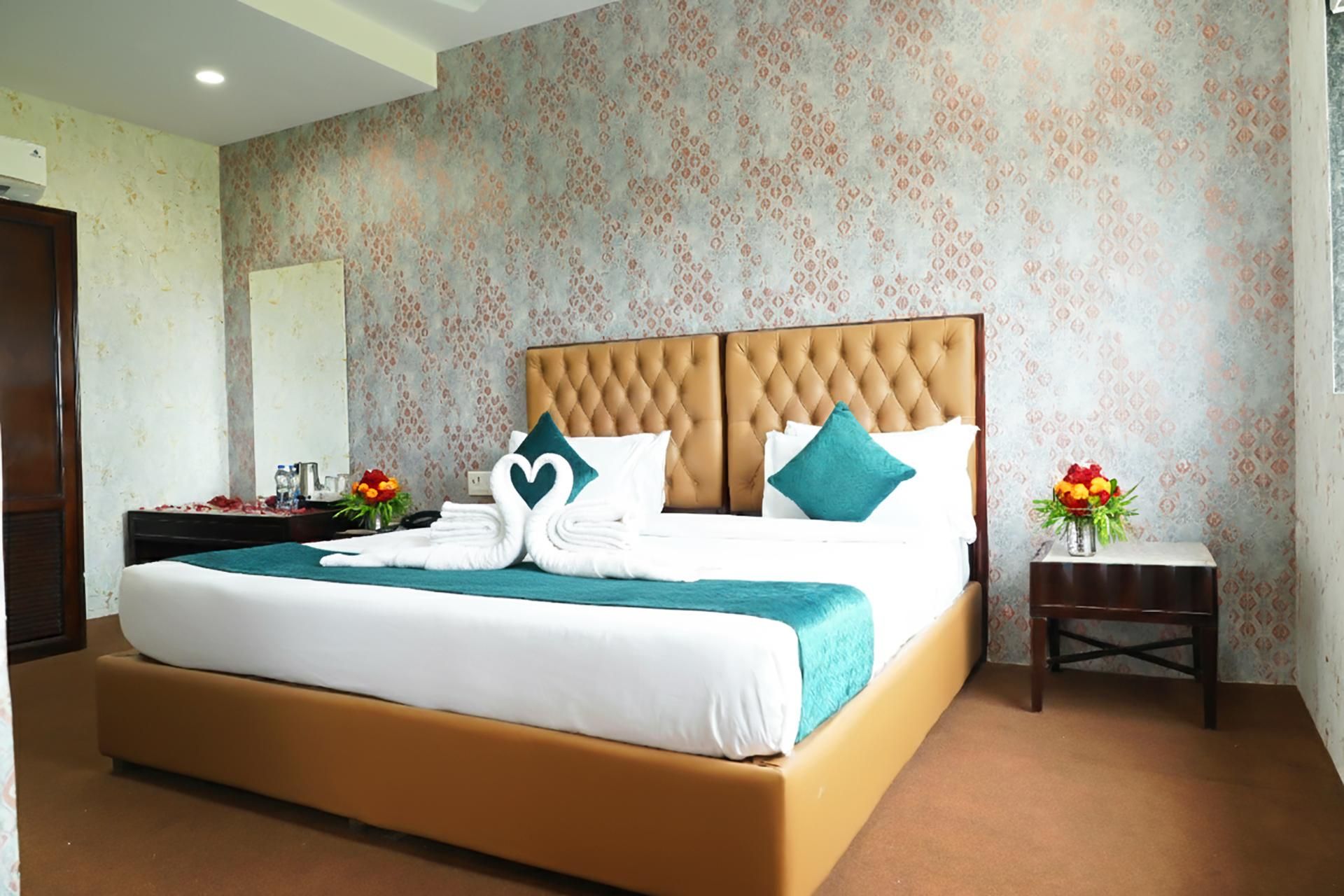 Hotel The Divine Inn Suite Room