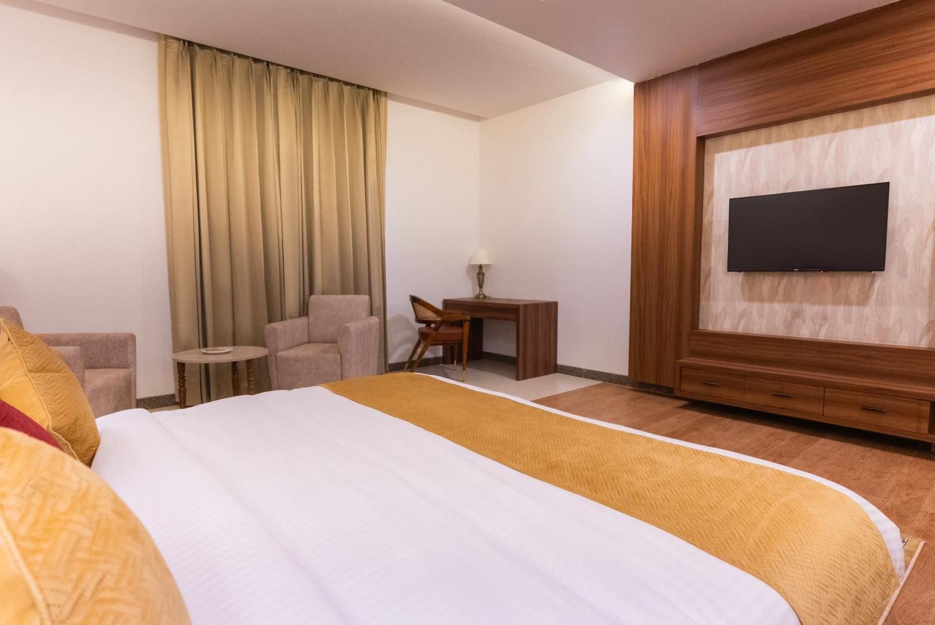 Haut Monde Rajputana Palace Standard