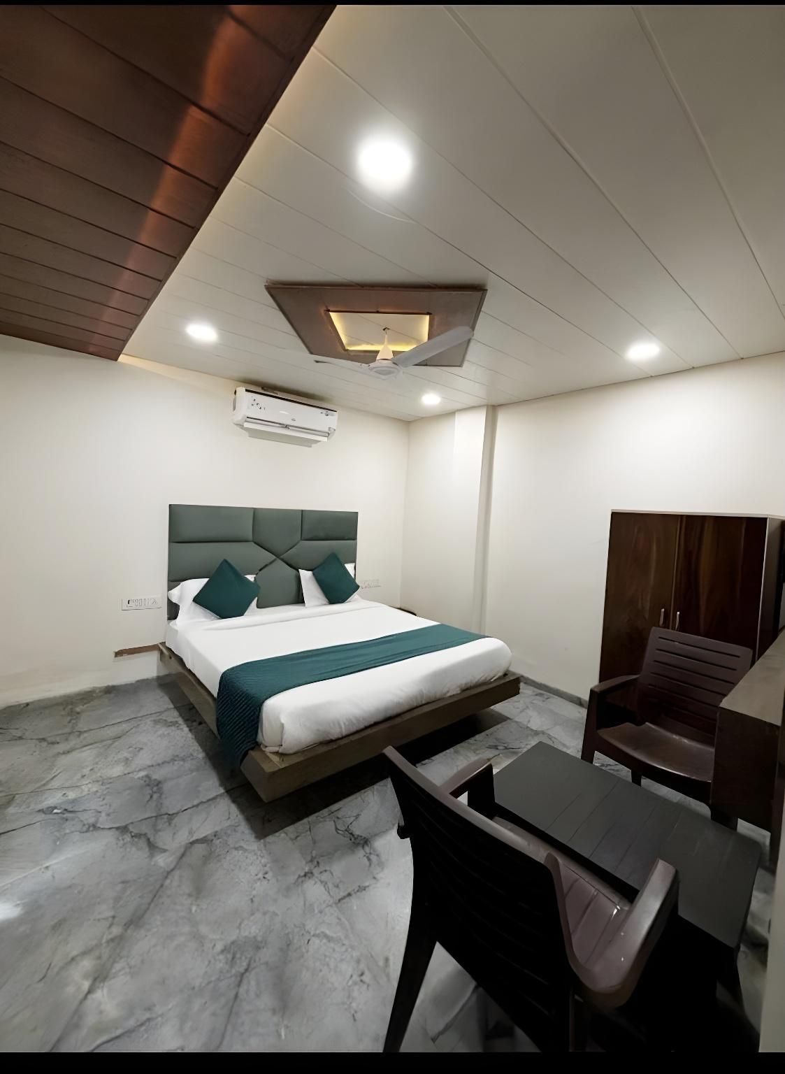 Hotel Dhana Lakshmi Bliss Deluxe 3