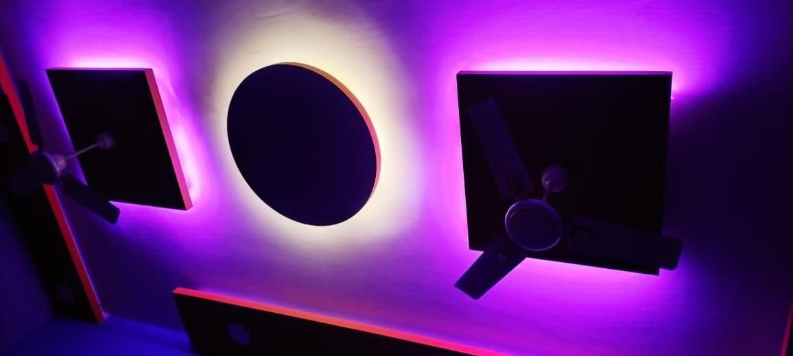 Shared lounge/TV area