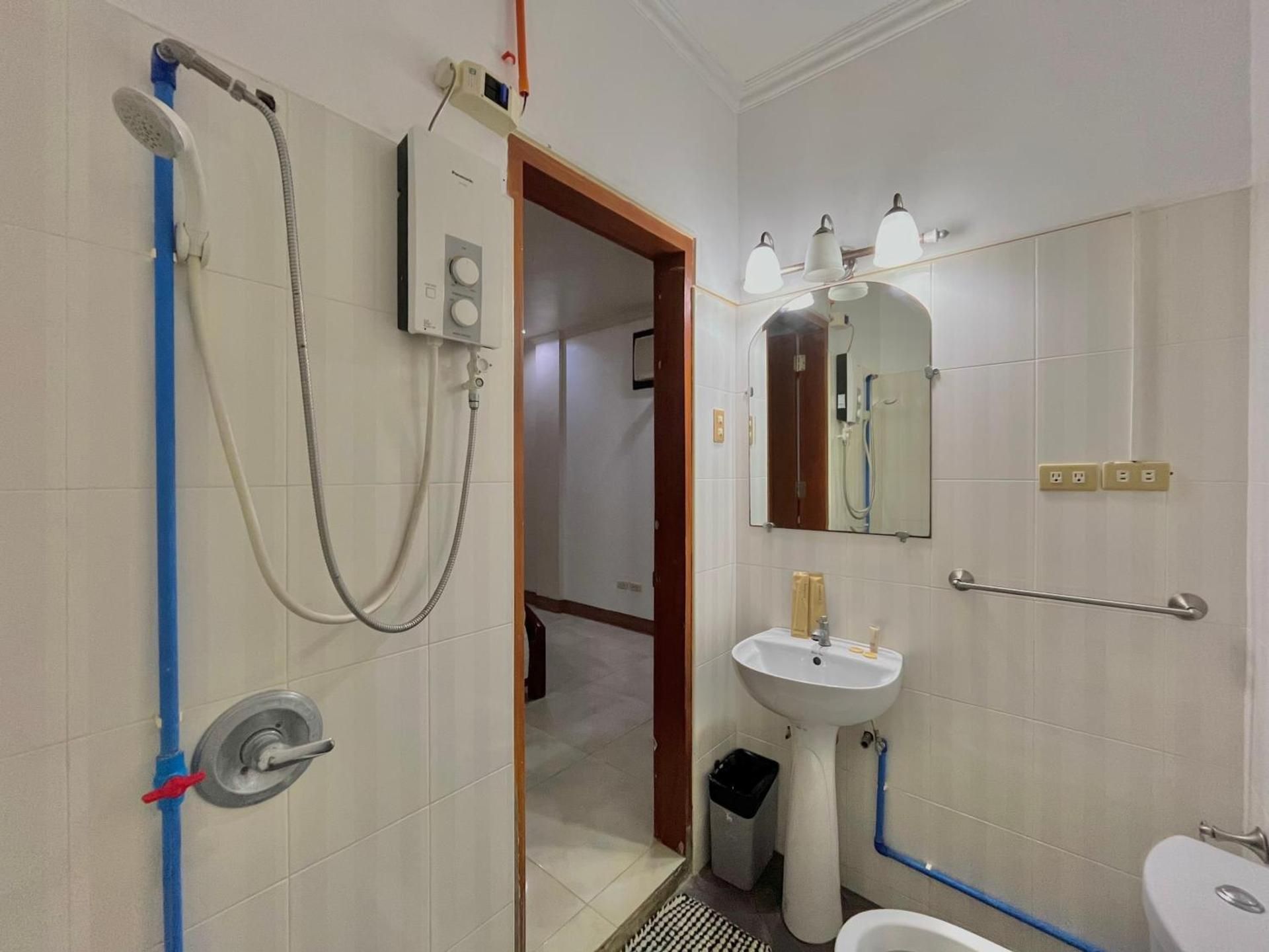 Casaroyal Beachfront Double Room with Private Bathroom 3