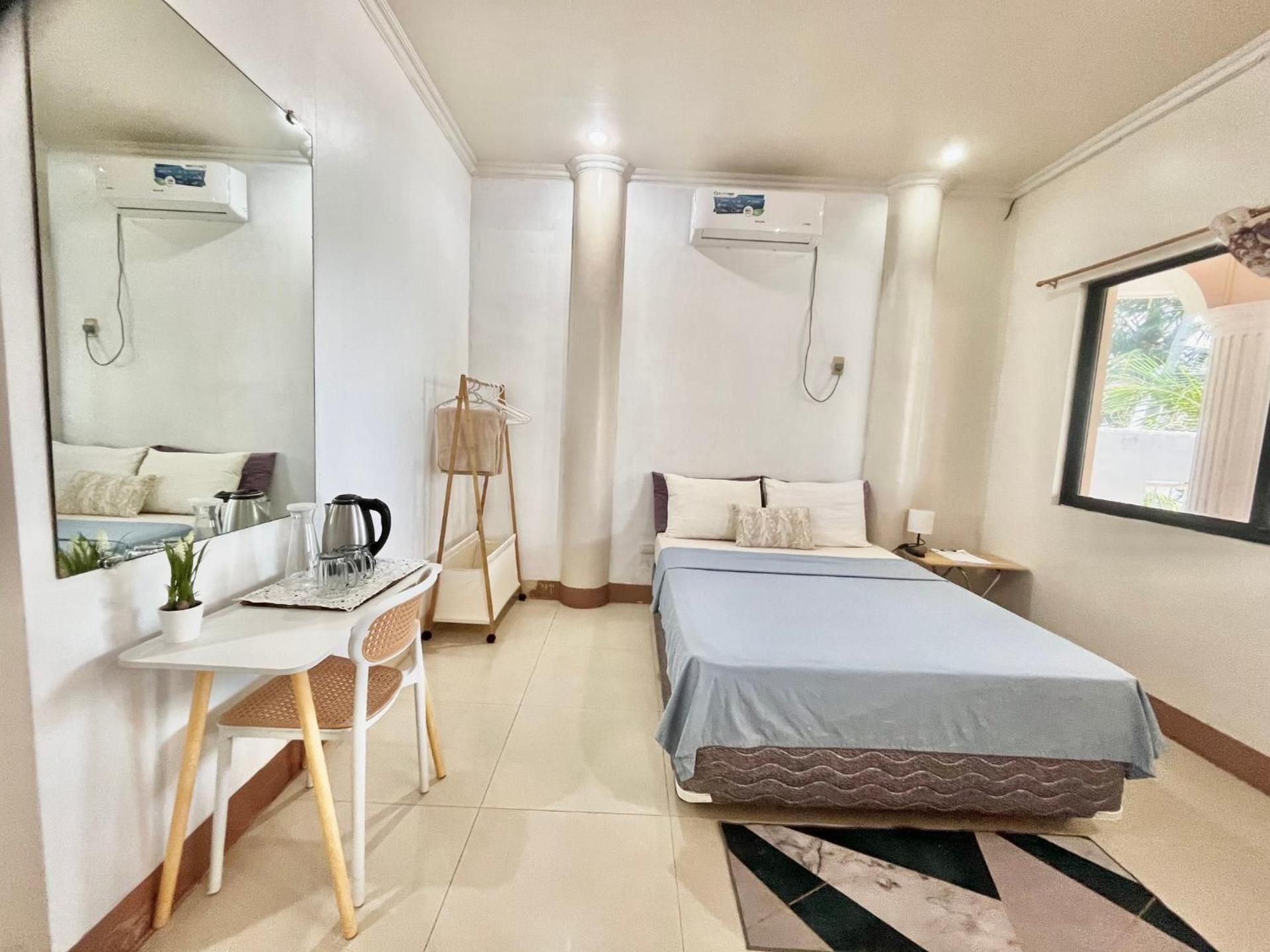 Casaroyal Beachfront Double Room with Private Bathroom 2