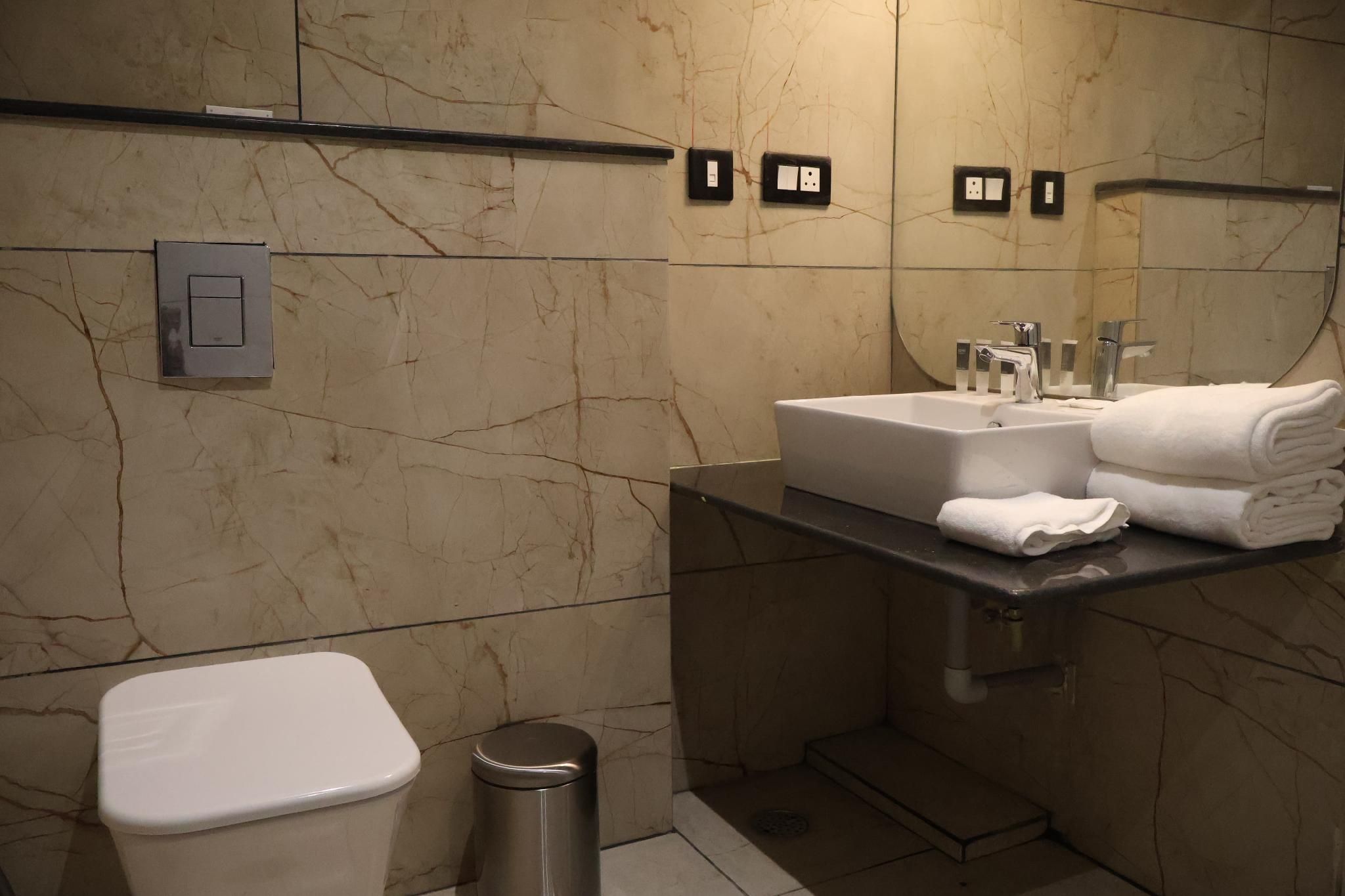 PNS NAKSHATRA LUXURY HOTEL Suite Room 2