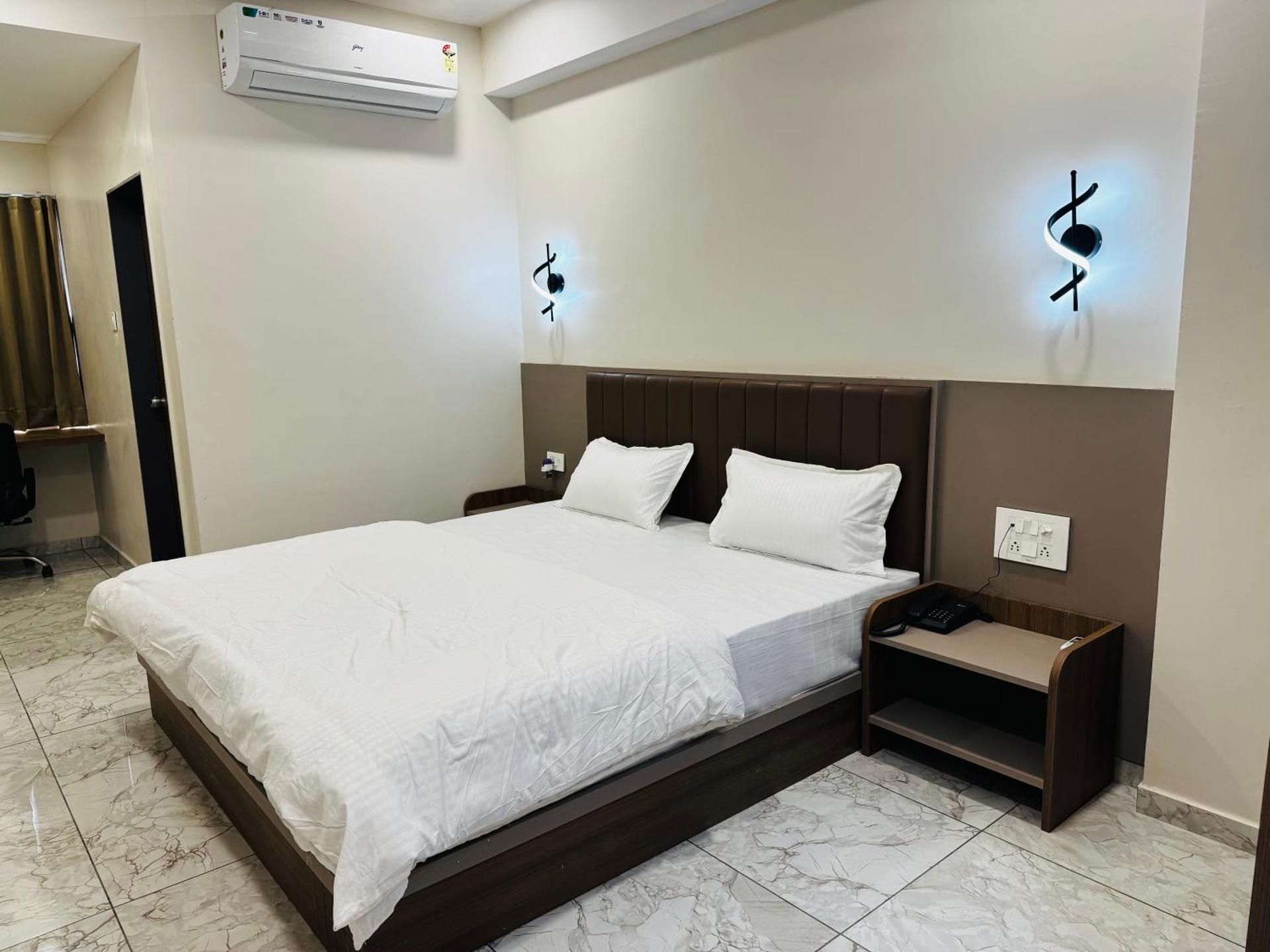 Hotel Fun n Food Standard