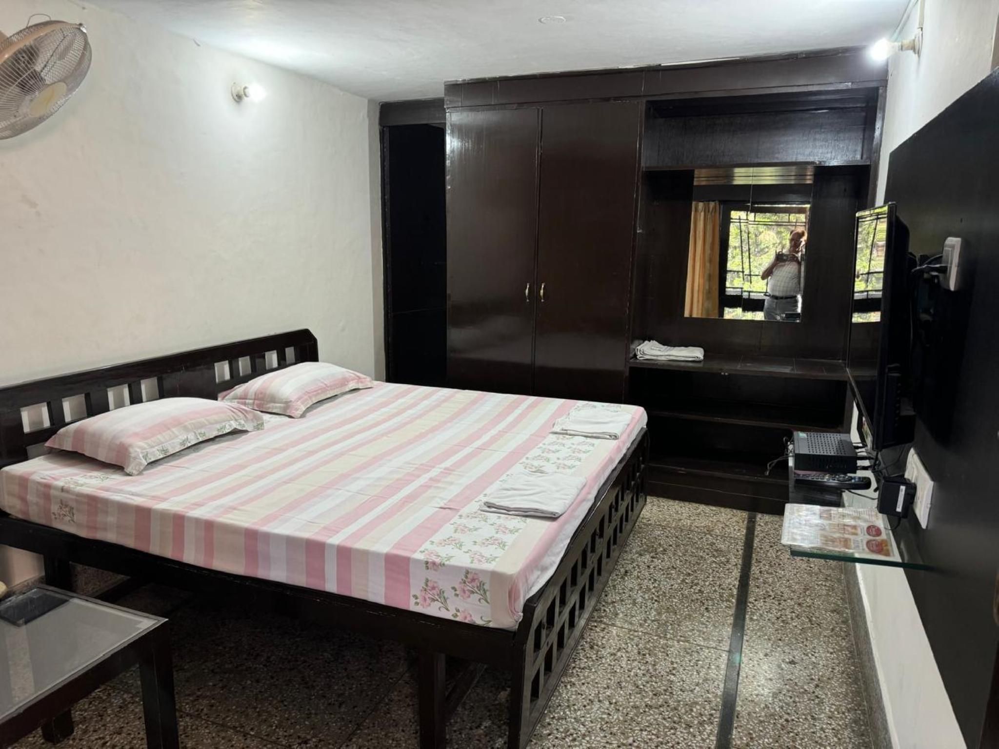 Deluxe Double Bedroom