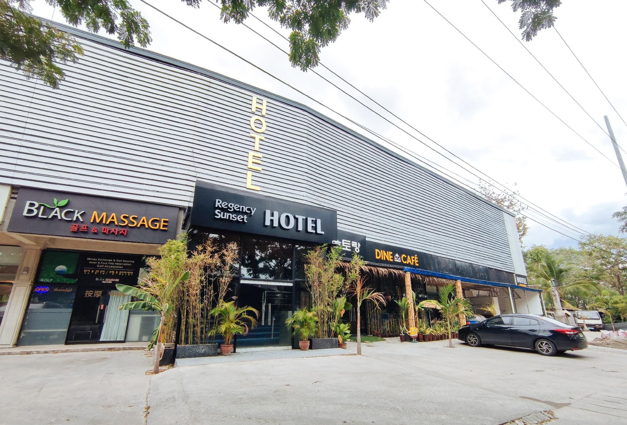 RedDoorz Premium @ Regency Sunset Hotel