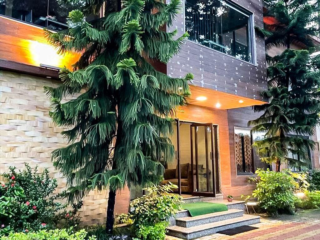 Saraswatipur Tea resort