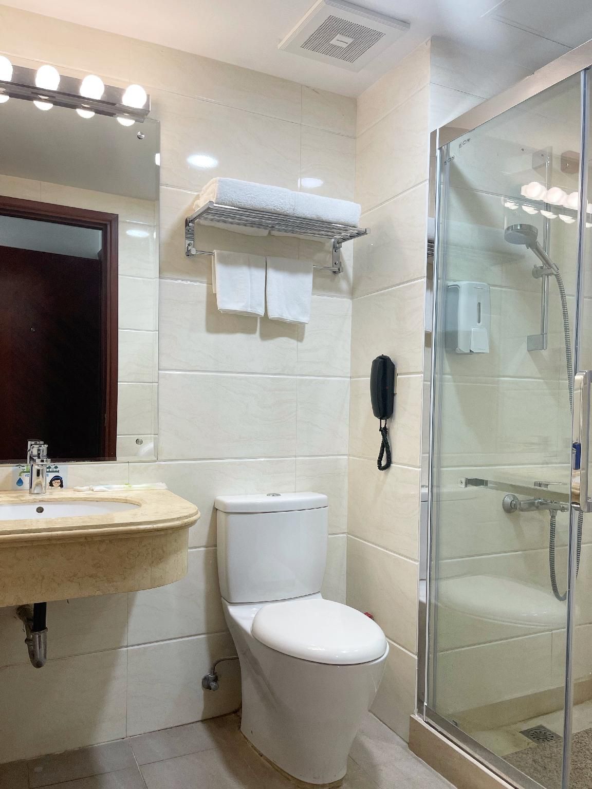 Grand Harbour Hotel City View Twin Room