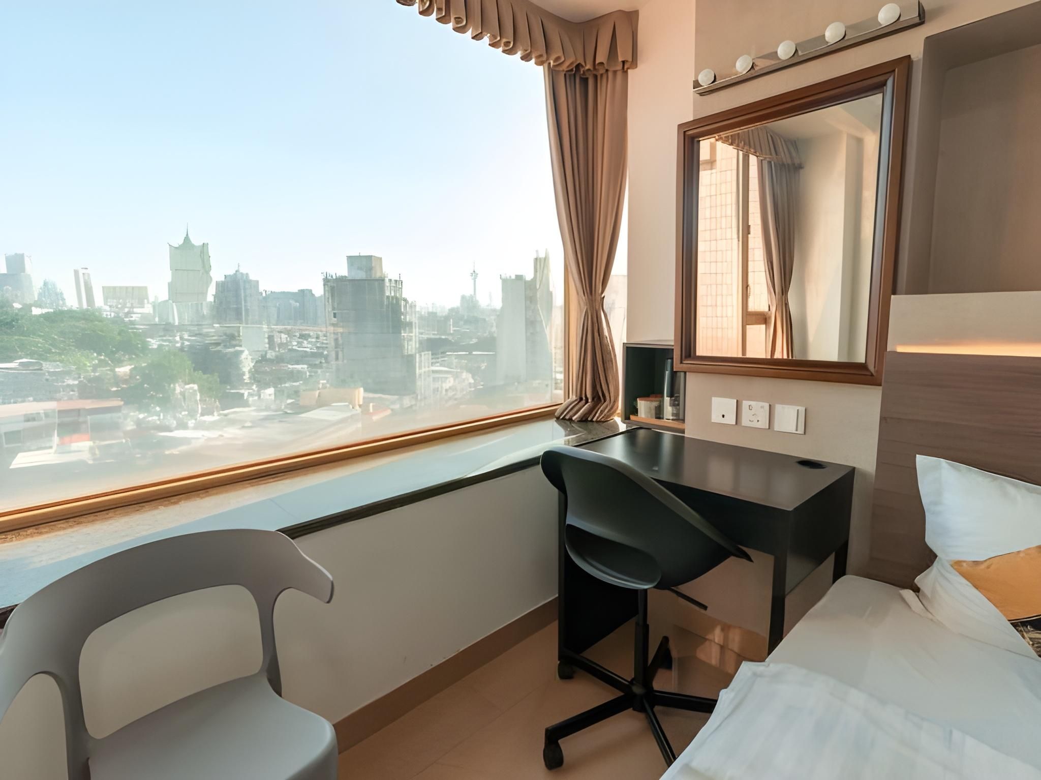 Grand Harbour Hotel Deluxe Double City View 3