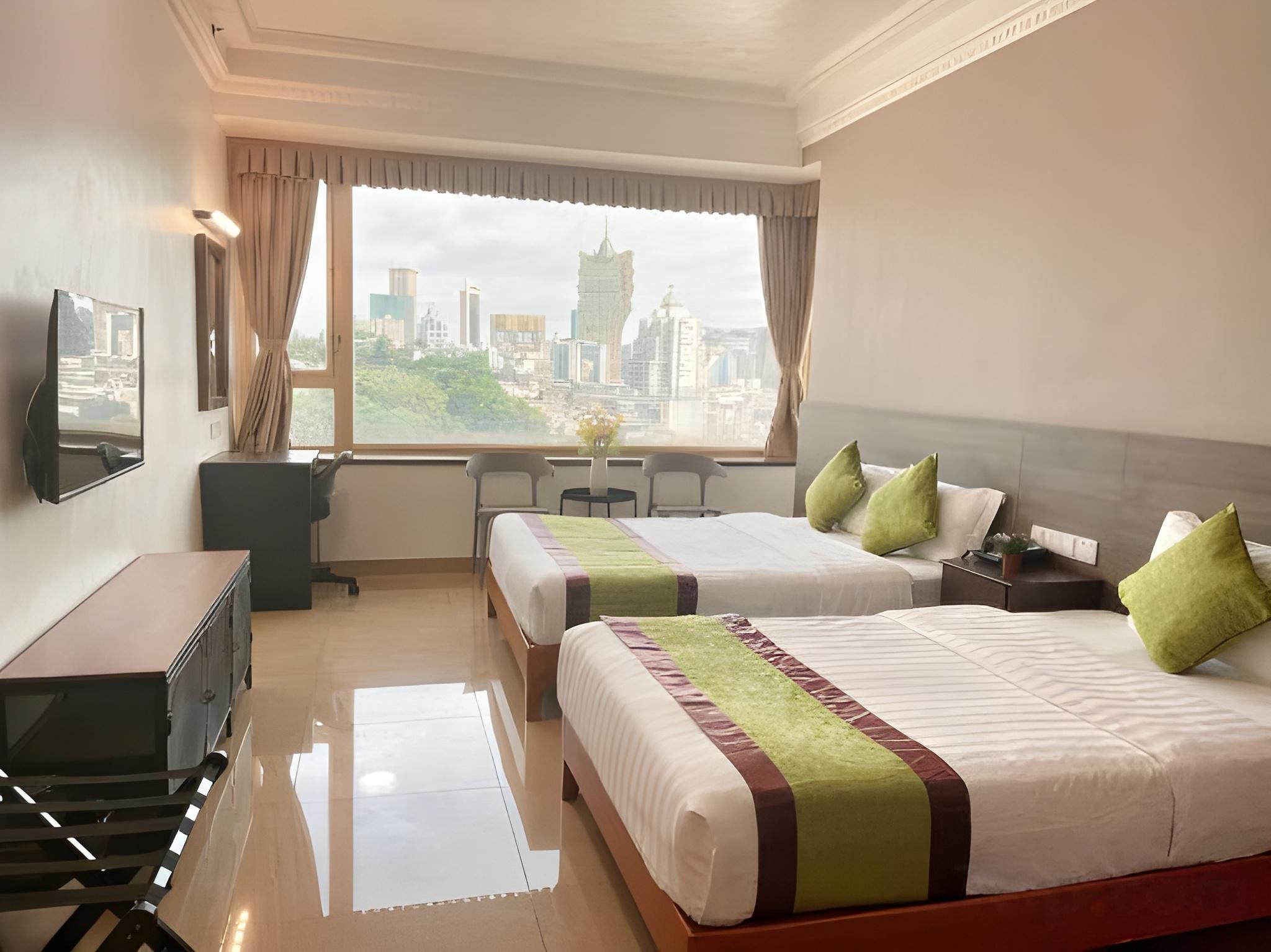 Grand Harbour Hotel Deluxe Double City View 2