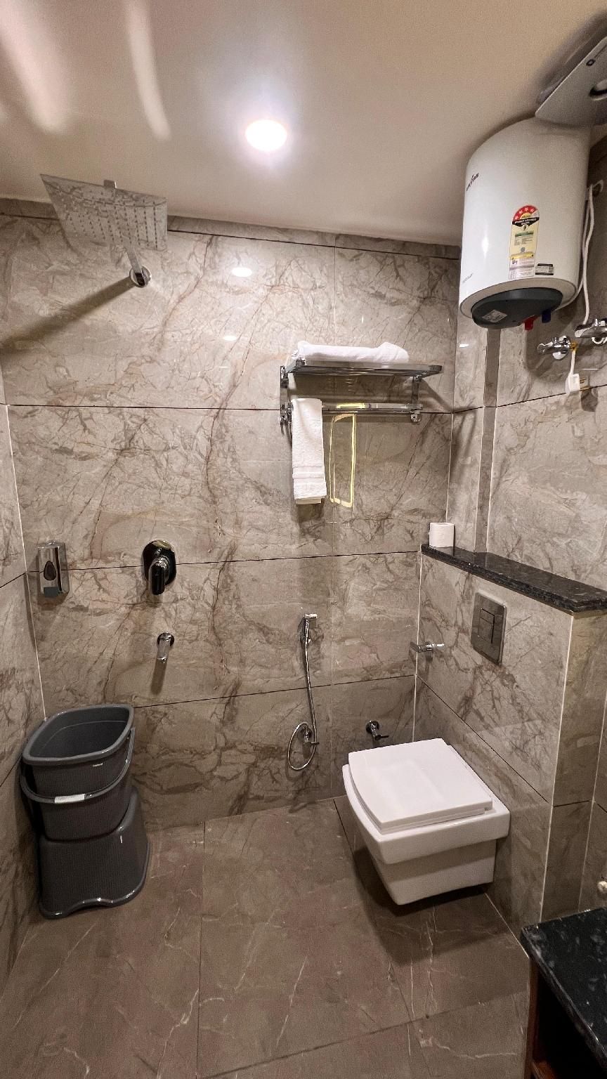 LA FALCON Deluxe Twin 2