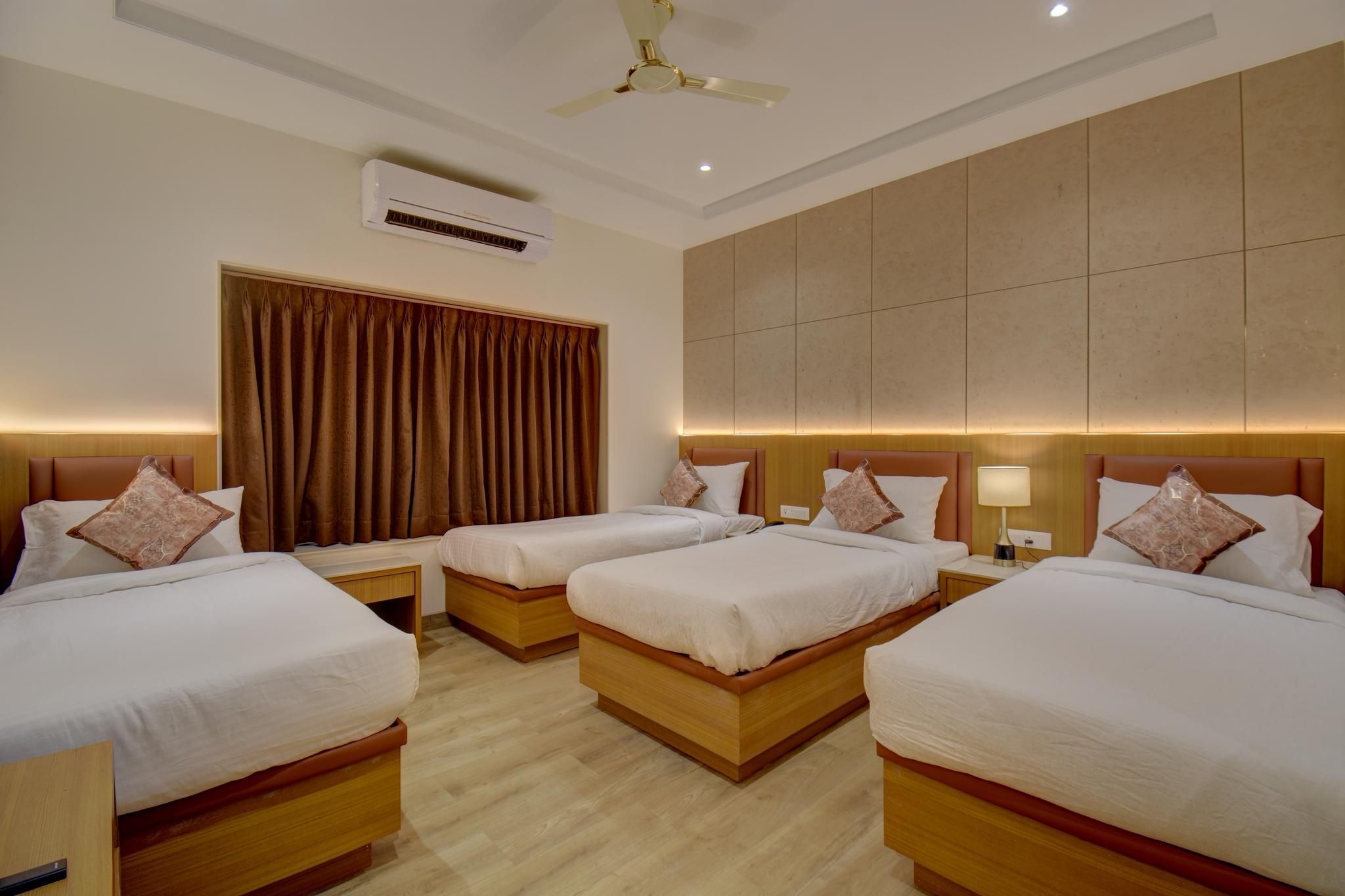 Hotel Warma Palace Family Room 2