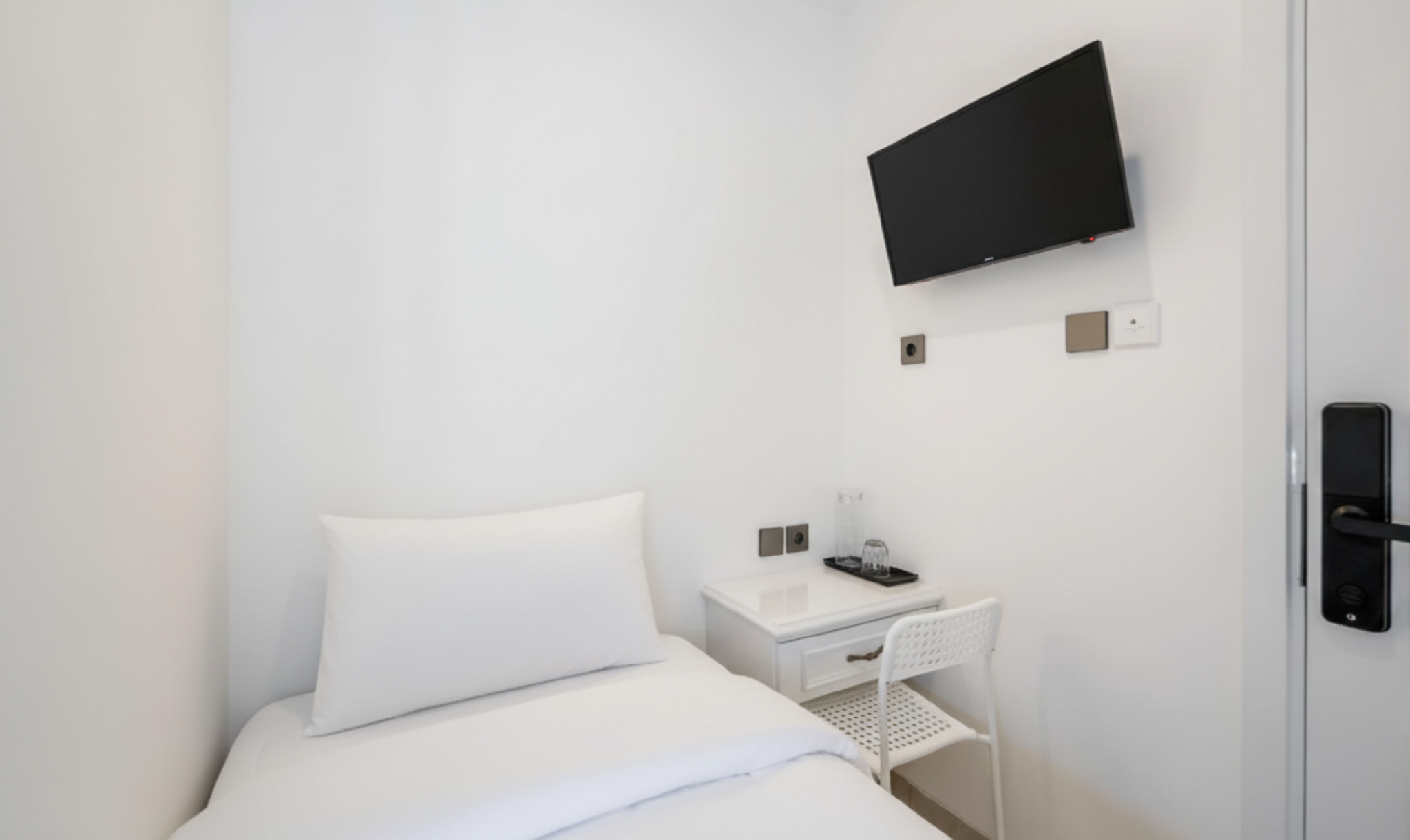 Whitz Hotel Airport Single Shared Bathroom