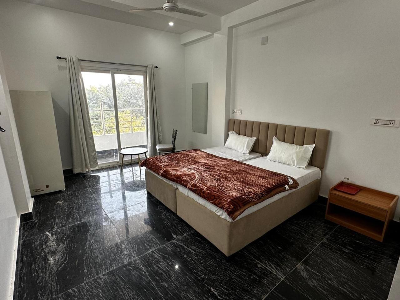 SHRI RADHA KRIPALU DHAM Standard Room