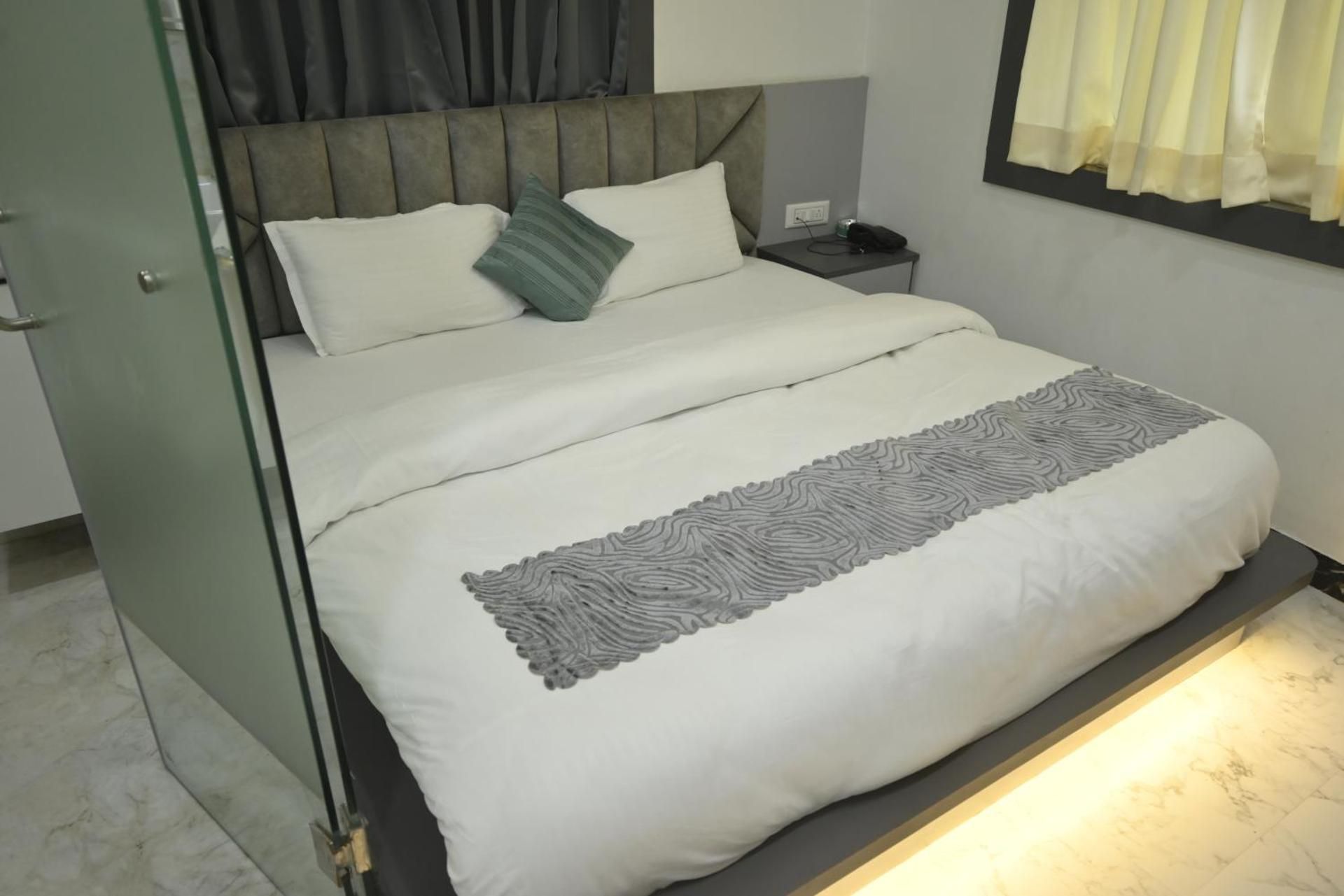 Hotel Gateway Asansol Deluxe 2