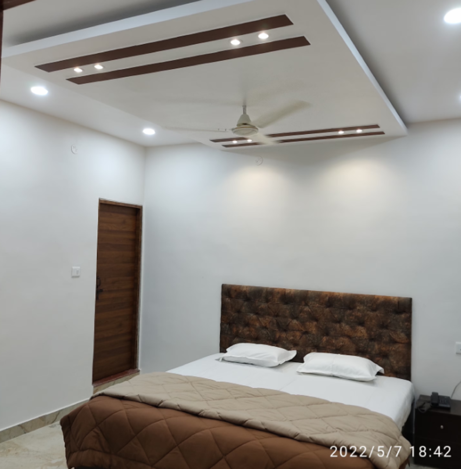 Deluxe Double Bed AC Room