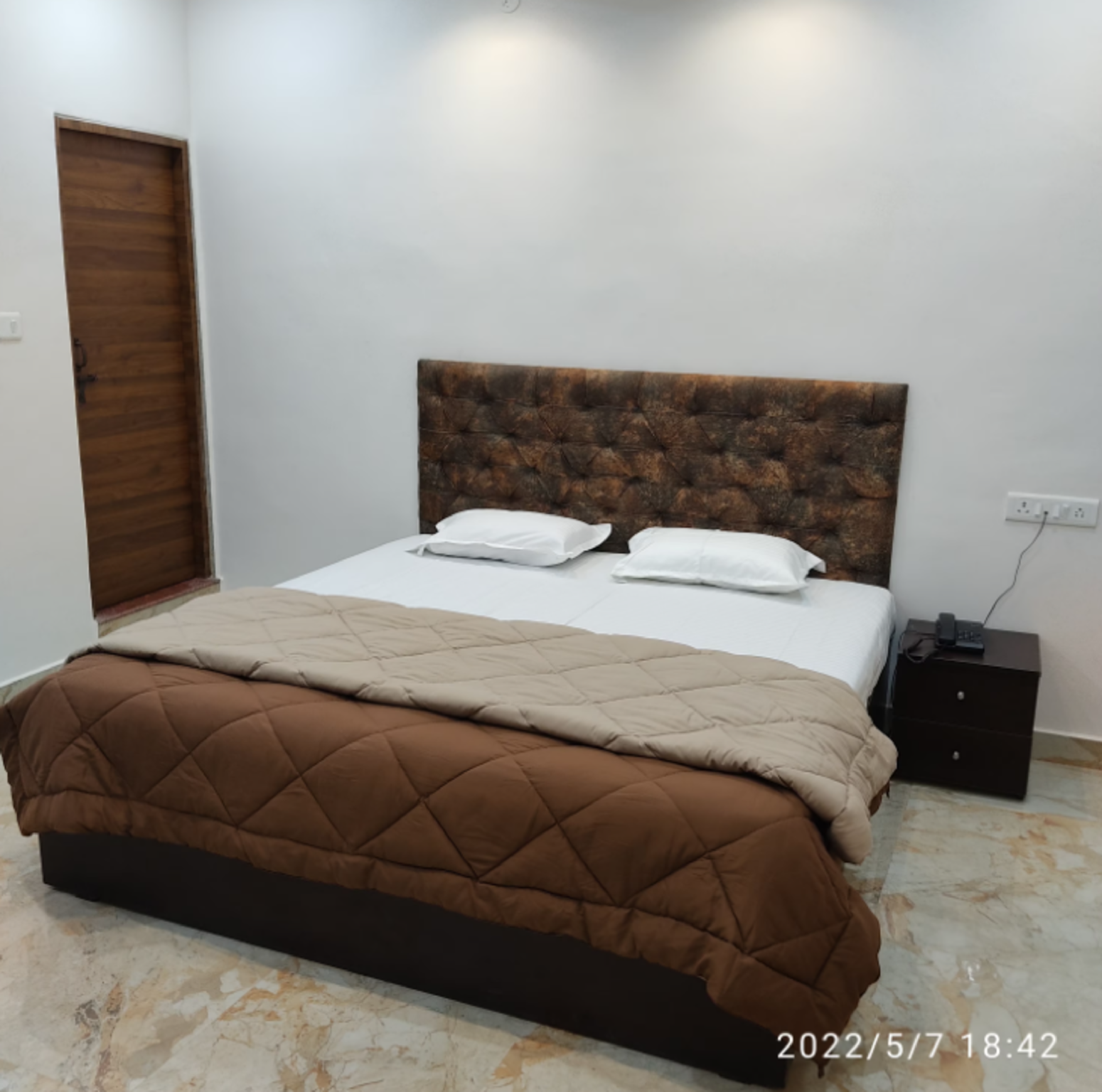 Deluxe Double Bed AC Room