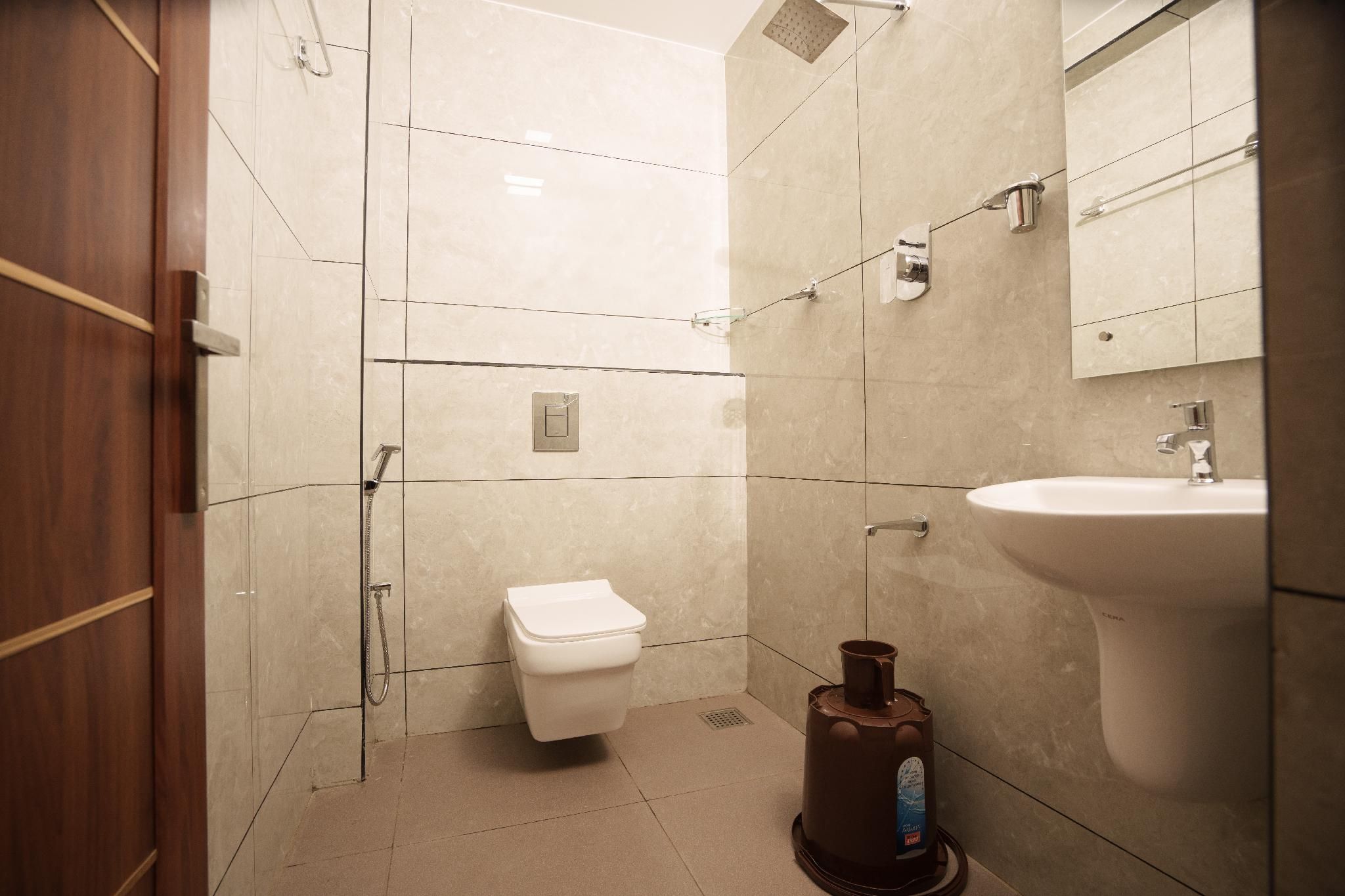 Kanak Residency Thalassary Deluxe Double Room With Ensuite Bathroom 3