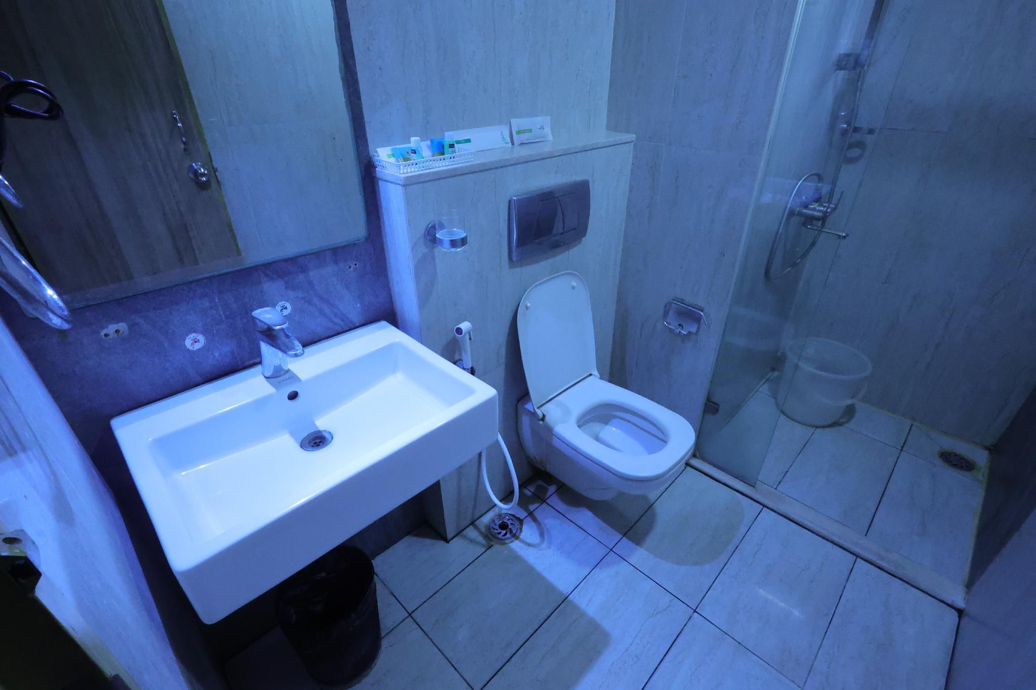 Breeze Palace Suite Room