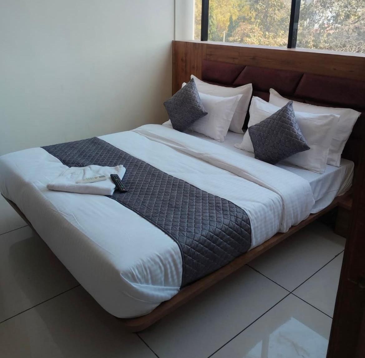 Hotel Madhav Palace Deluxe Double or Twin