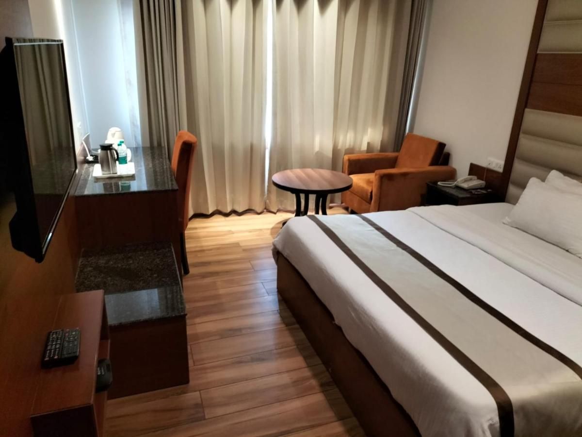 Royal Executive Suite - Garden View