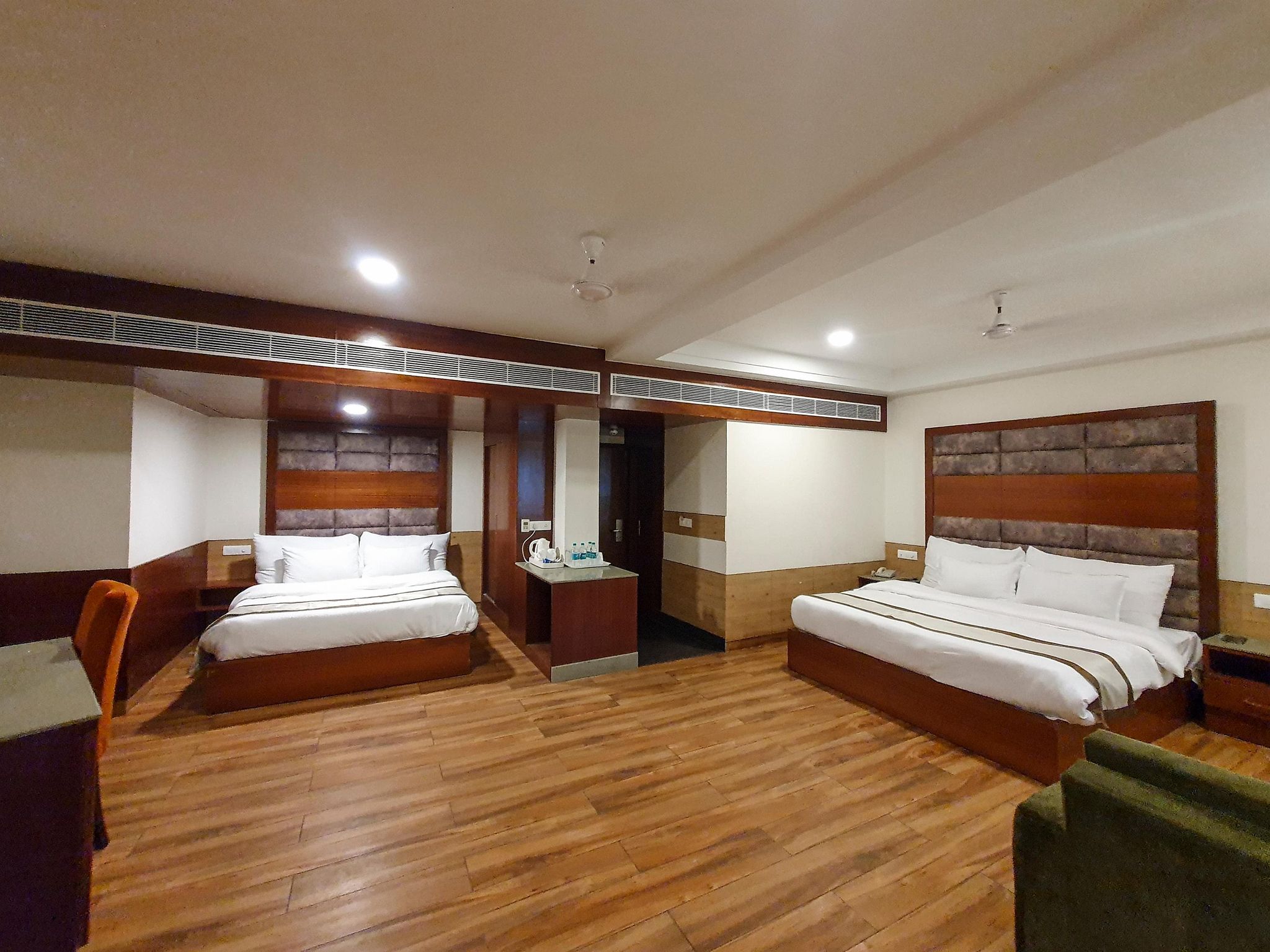 Royal Family Suite - City View