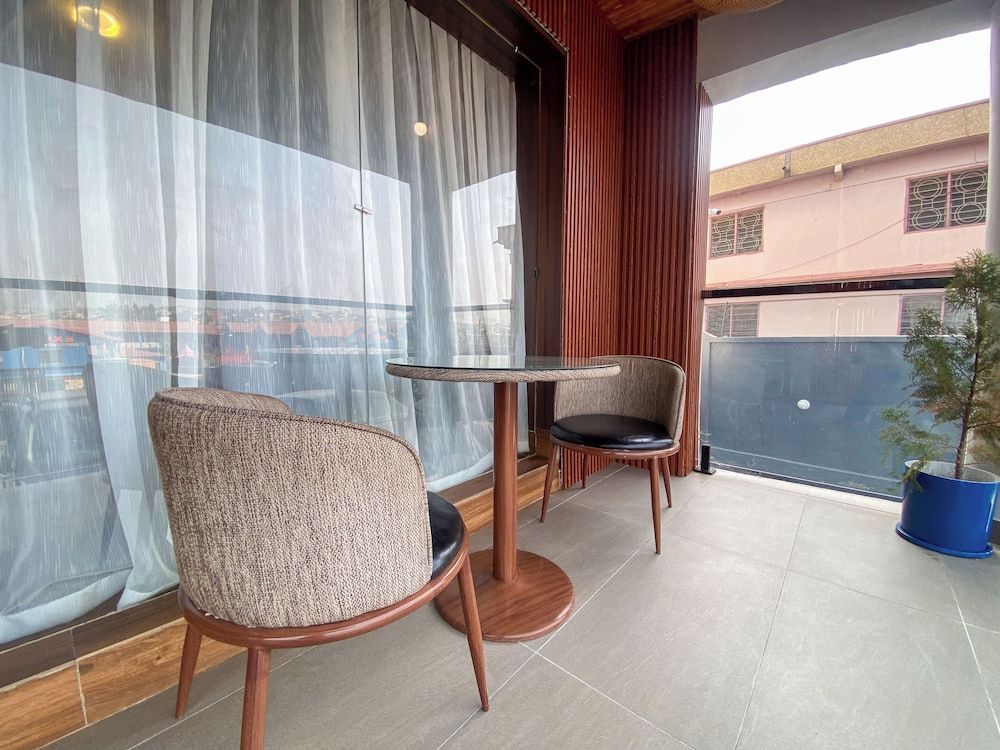 EKS PEAK Apartment 11