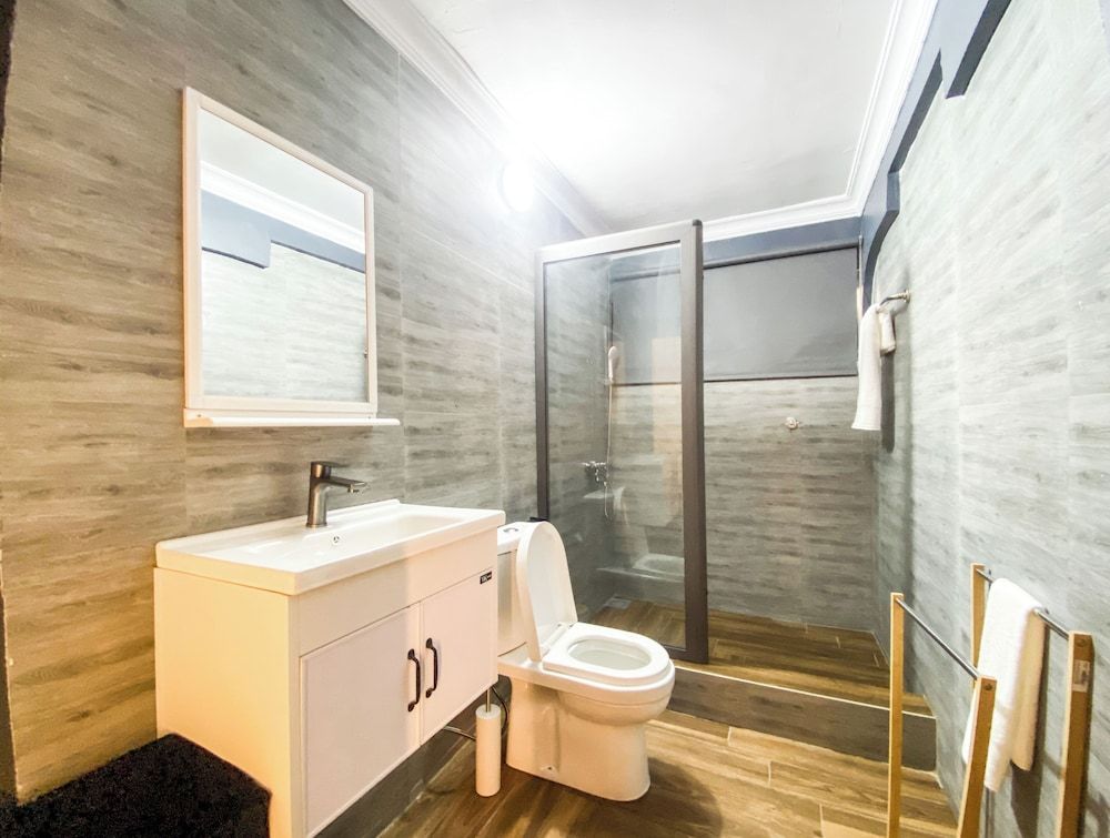 EKS PEAK Apartment 15