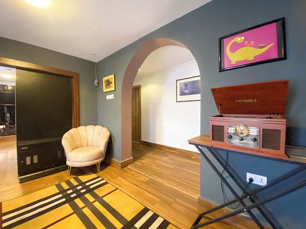 EKS PEAK Apartment 21