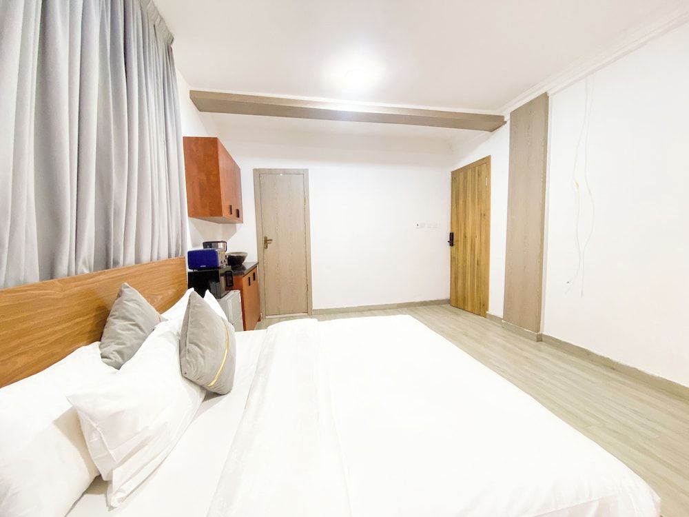 EKS PEAK Apartment 3