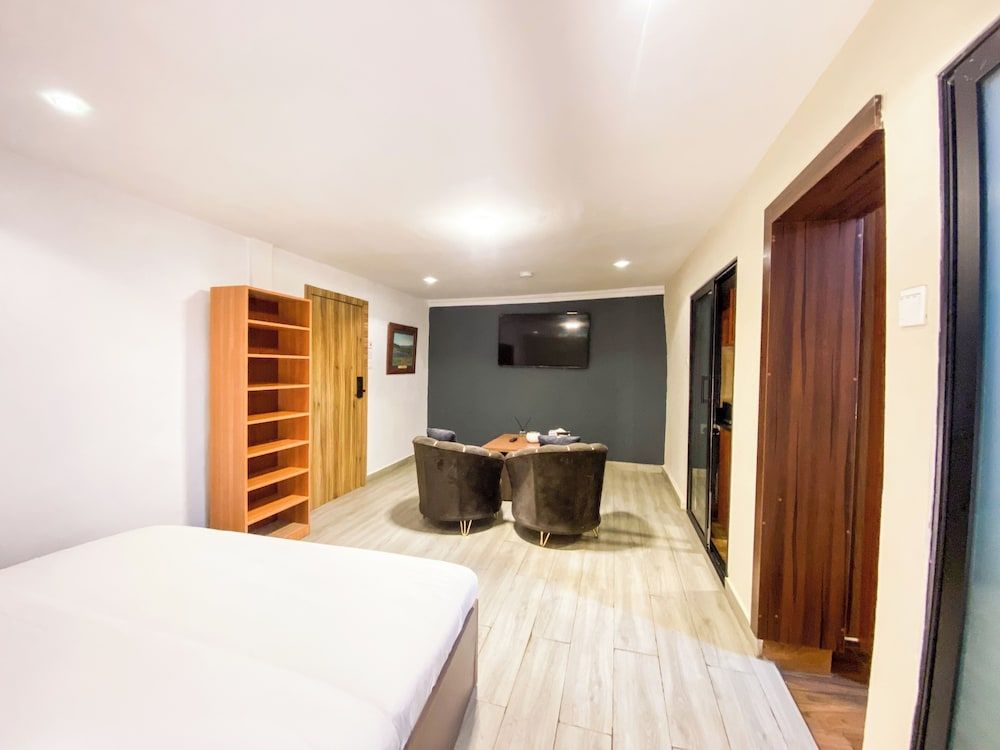 EKS PEAK Apartment 5