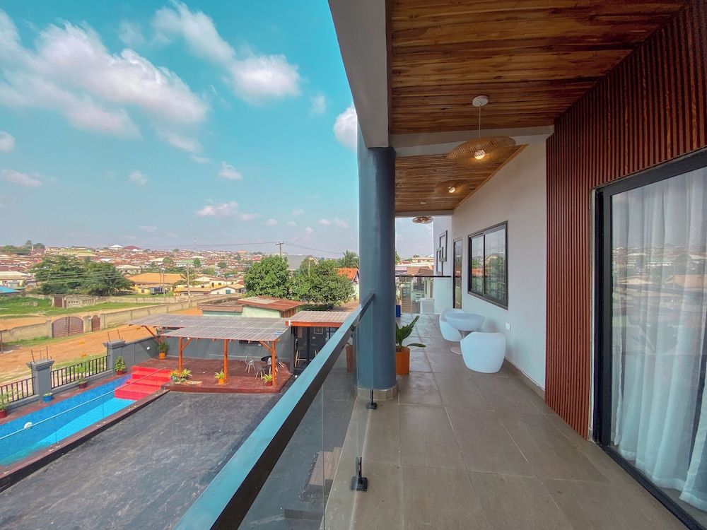 EKS PEAK Superior Apartment, Balcony 10