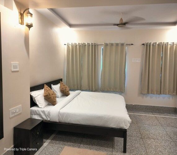 Mandore Gateway Deluxe Room AC